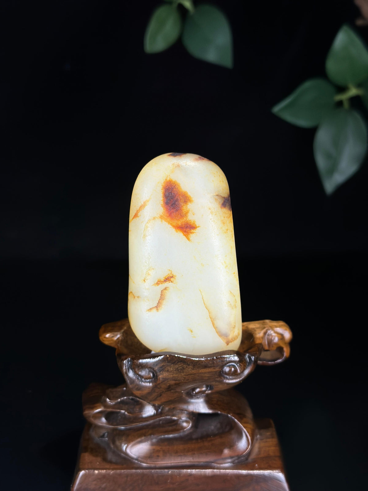 精品新疆和田玉白玉聚红皮籽料手把件（yc775636）