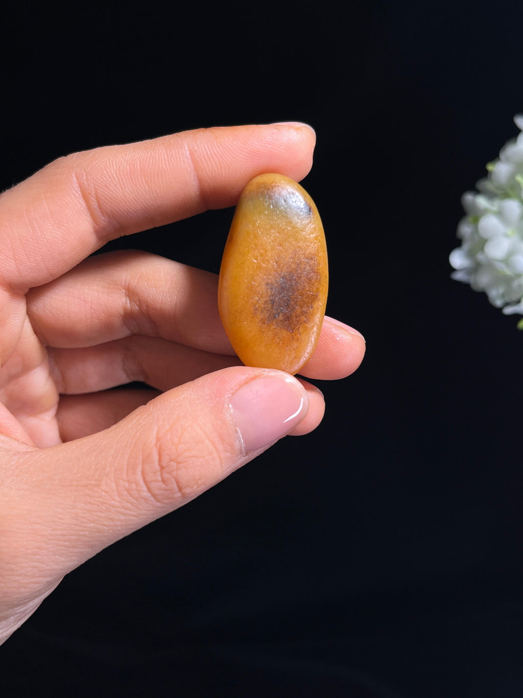 新疆天然和田玉籽料原石黄沁带黑皮挂件（yc263739）