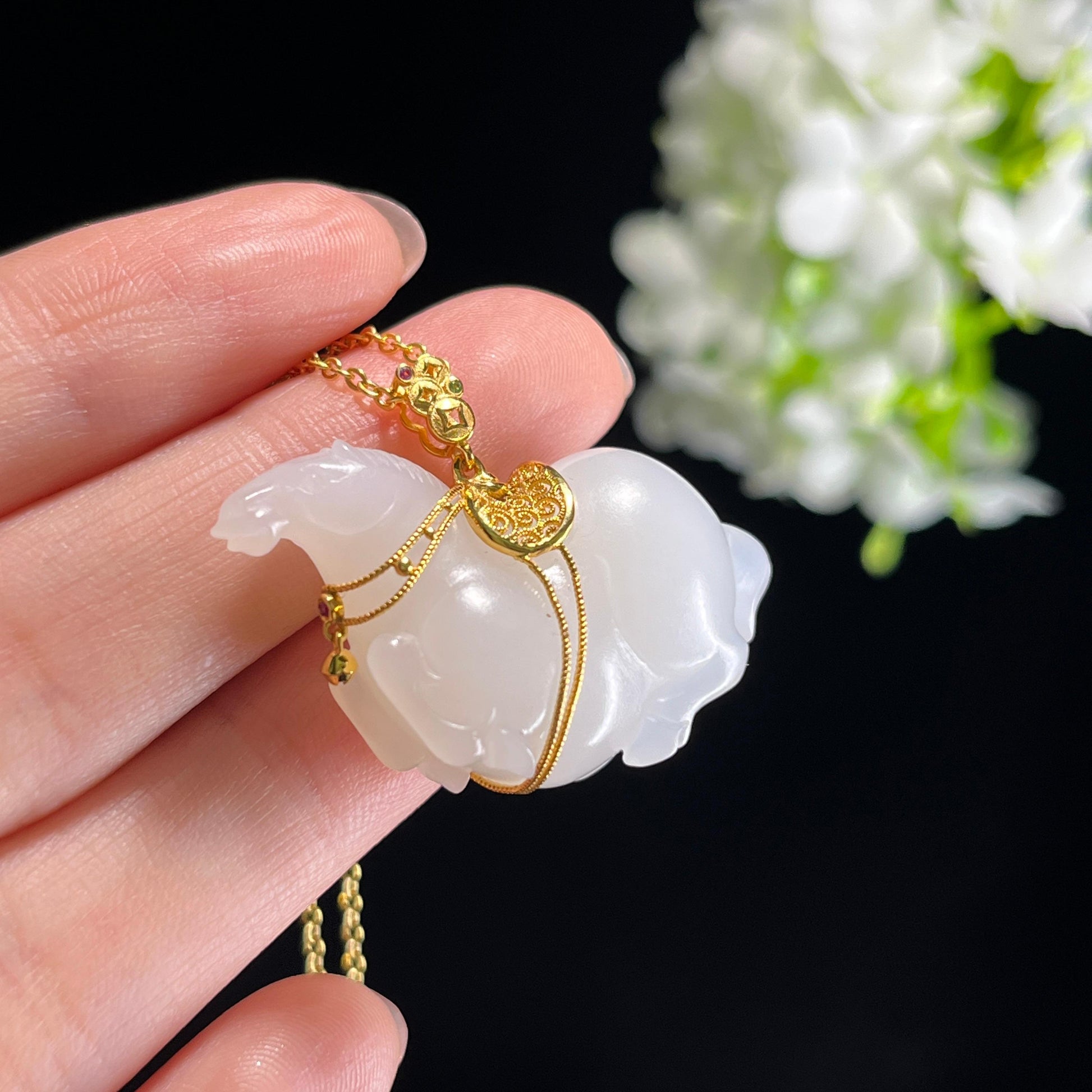 新疆天然和田玉羊脂白玉18K金镶玉马挂件（yc349611）