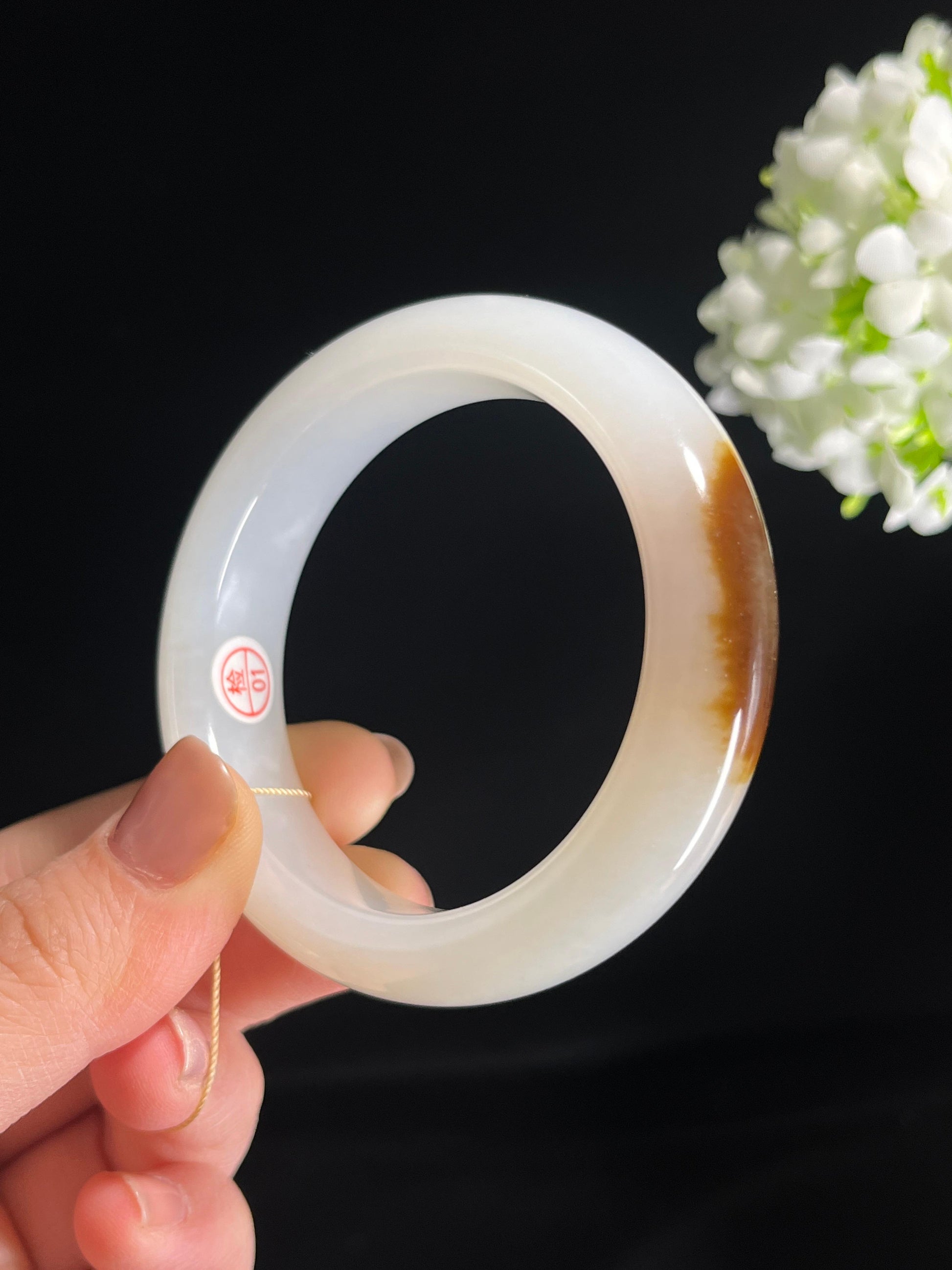 新疆天然和田玉“霜边暖珀”且末糖白收藏级手镯（卡55）（yc278472）