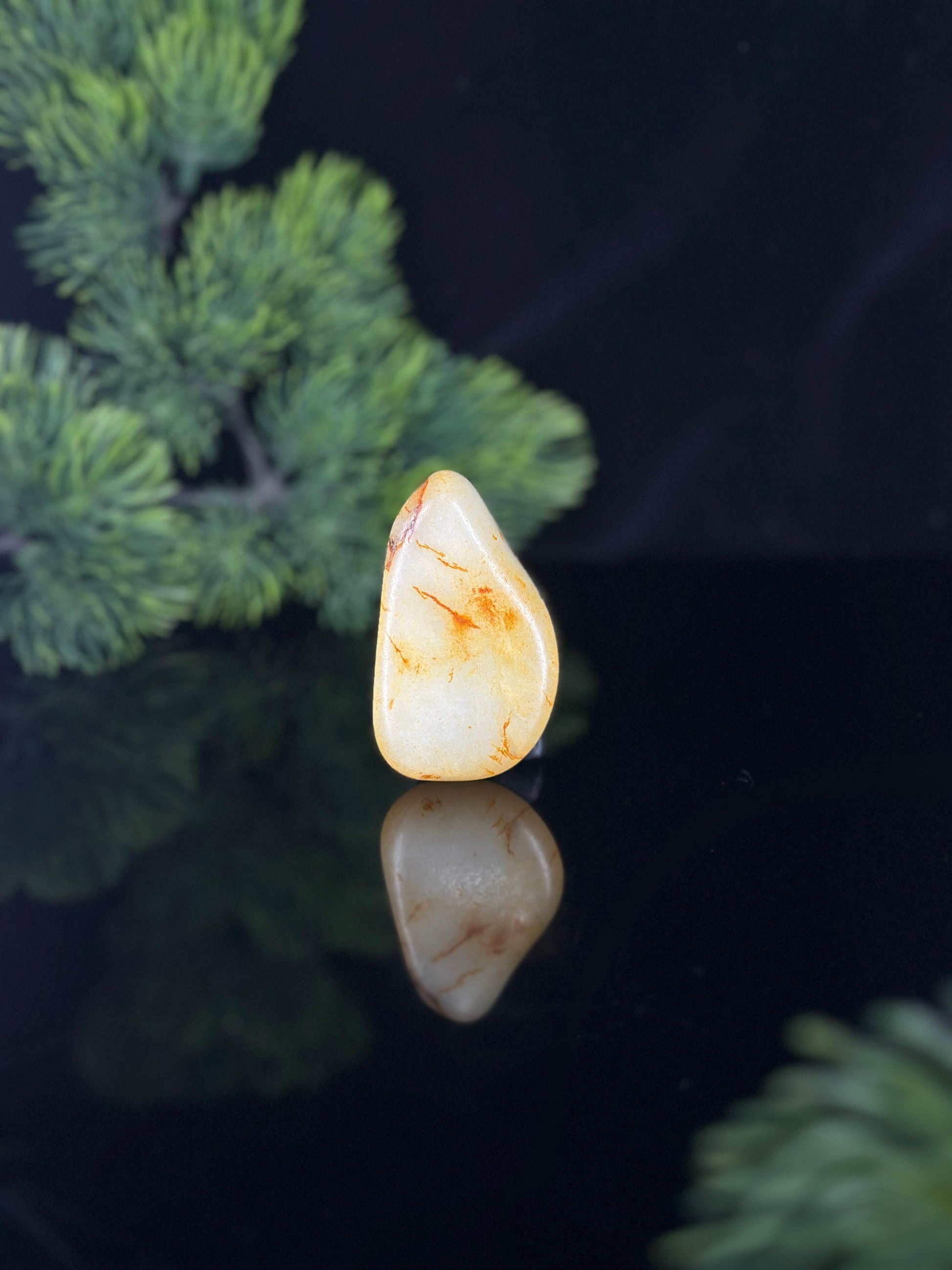 新疆和田玉白玉带青花青花洒金洒红皮特色籽料挂件（yc474026）