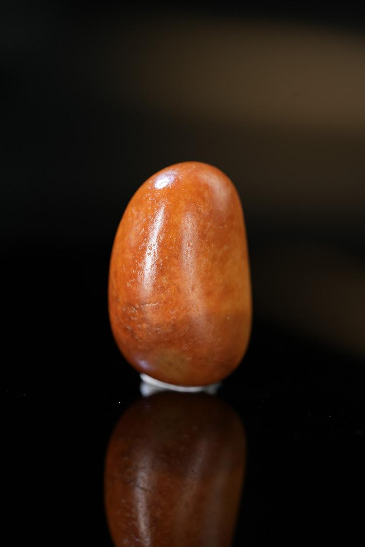 新疆天然和田玉籽料原石红沁挂件1（yc251047）