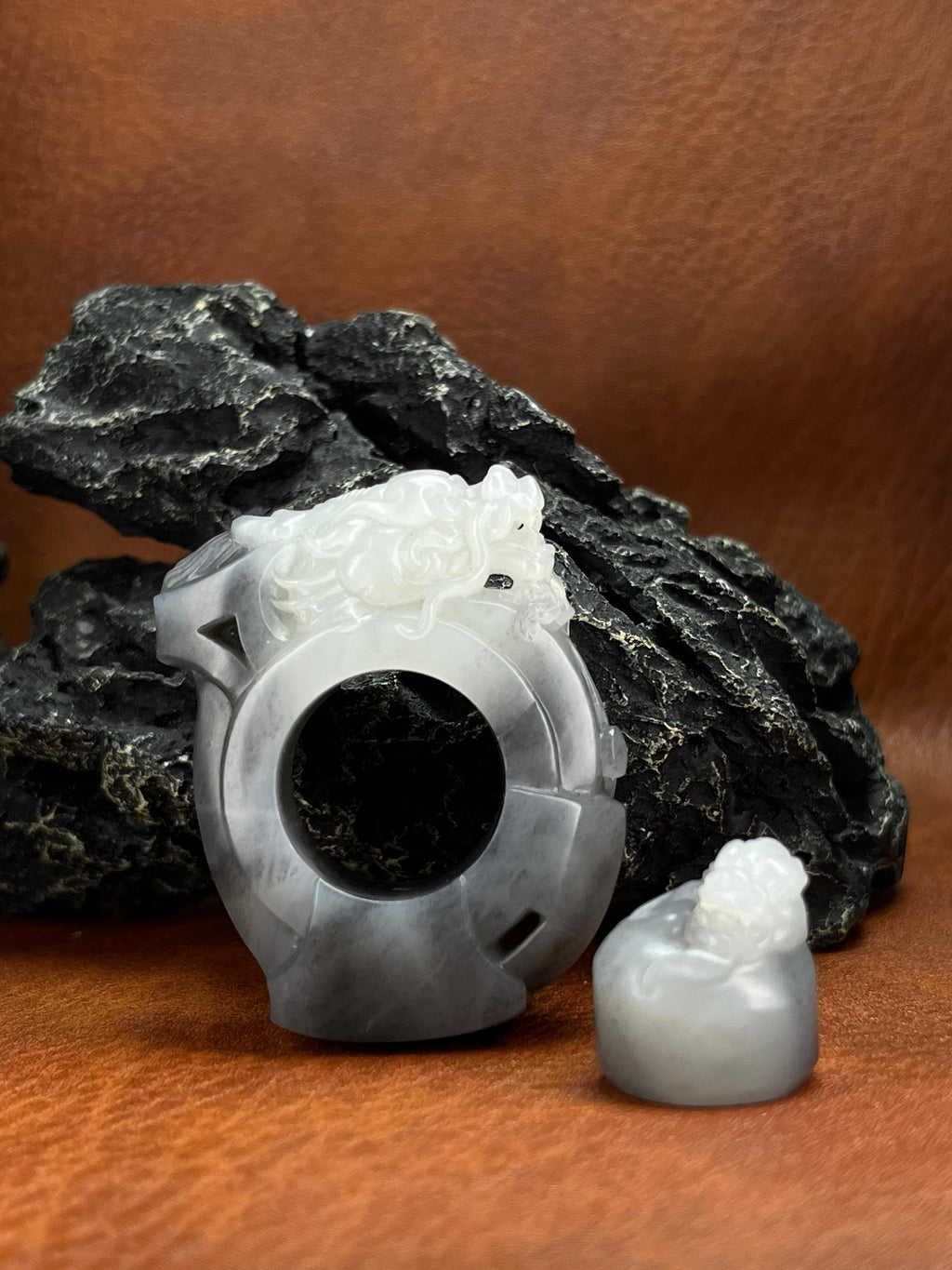 和田玉青花籽料龙形扳指（yc222733）