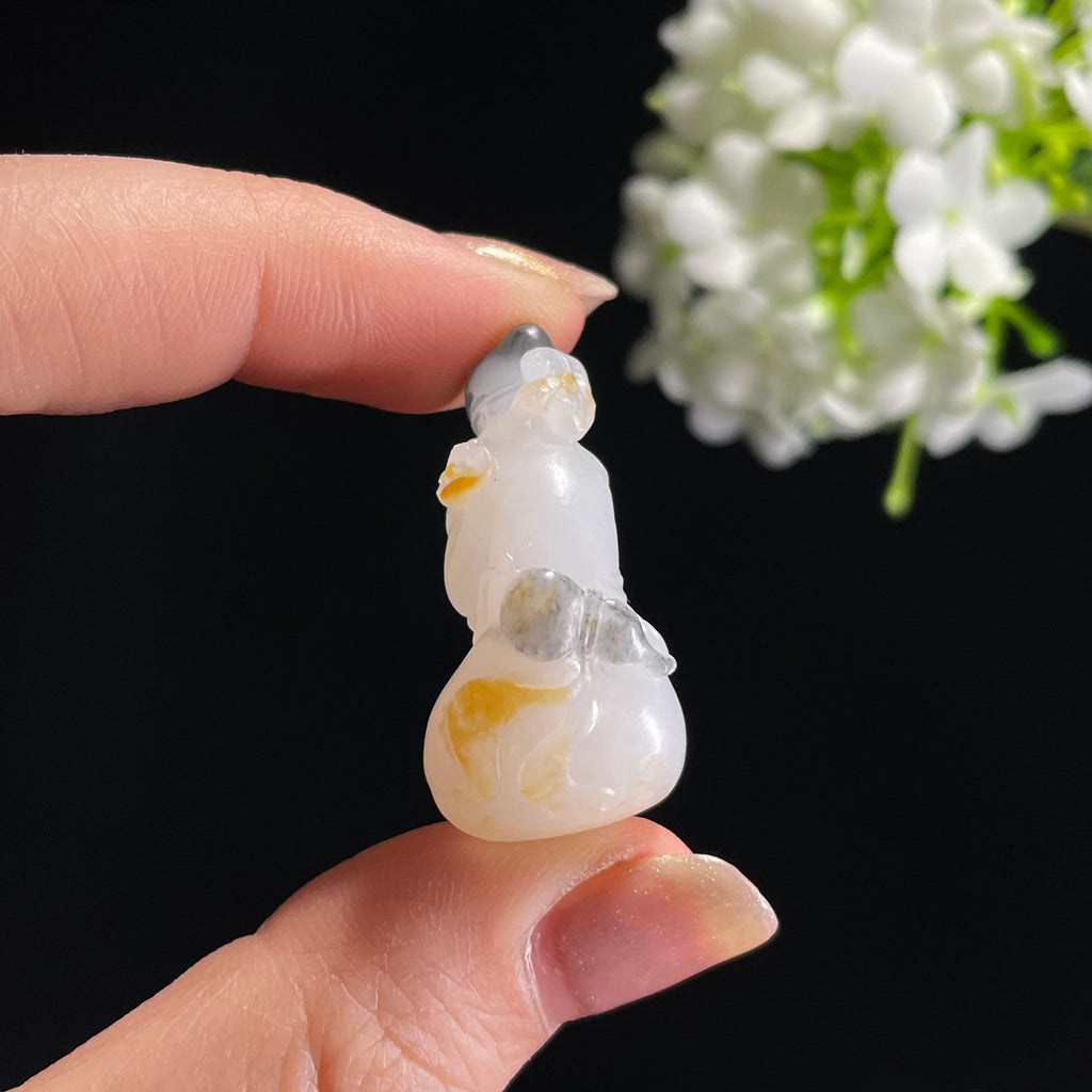 和田玉白玉青花洒金皮“自在活佛”籽料济公雕刻挂件（yc314014）