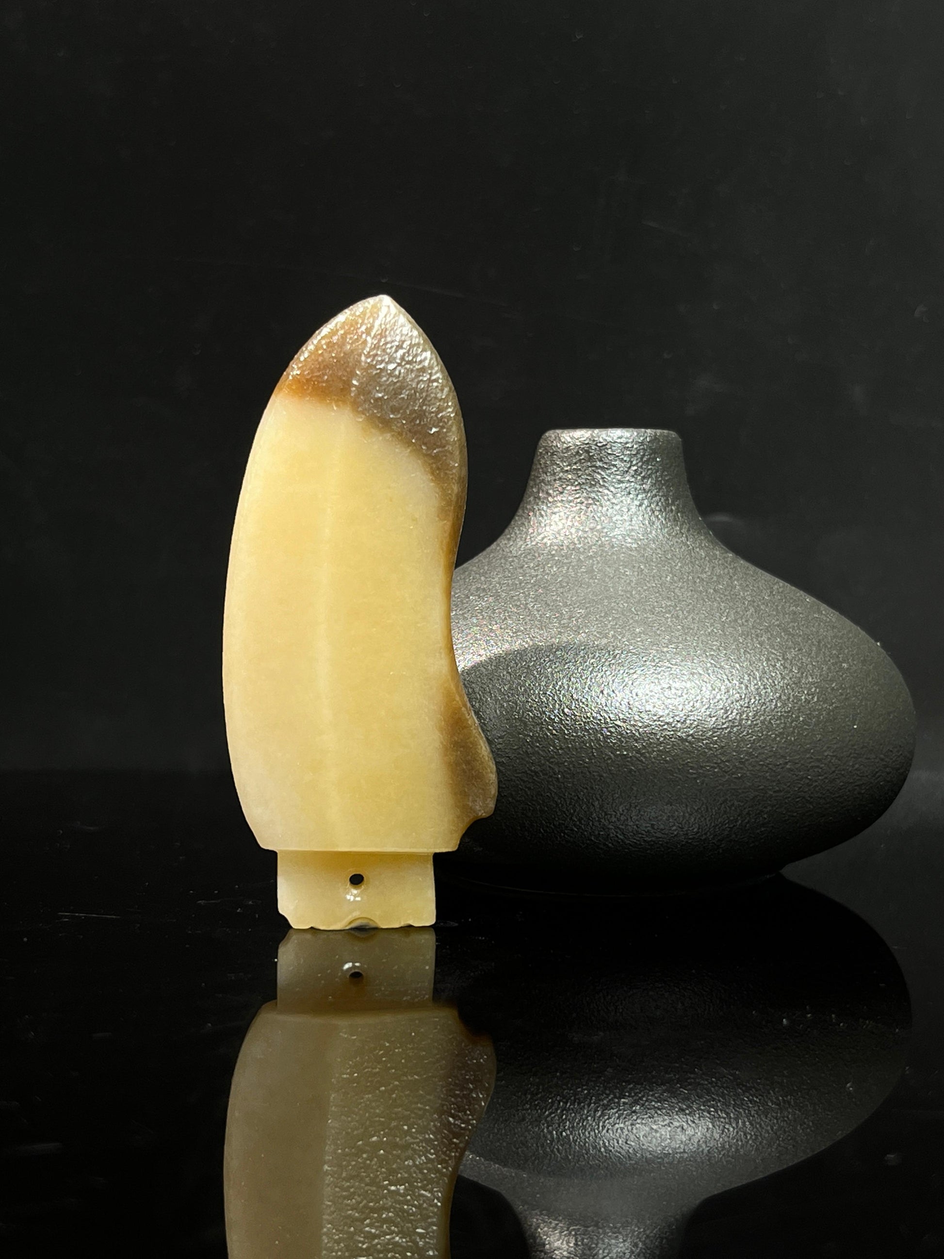 新疆和田玉糖料玉戈挂件（yc239985）