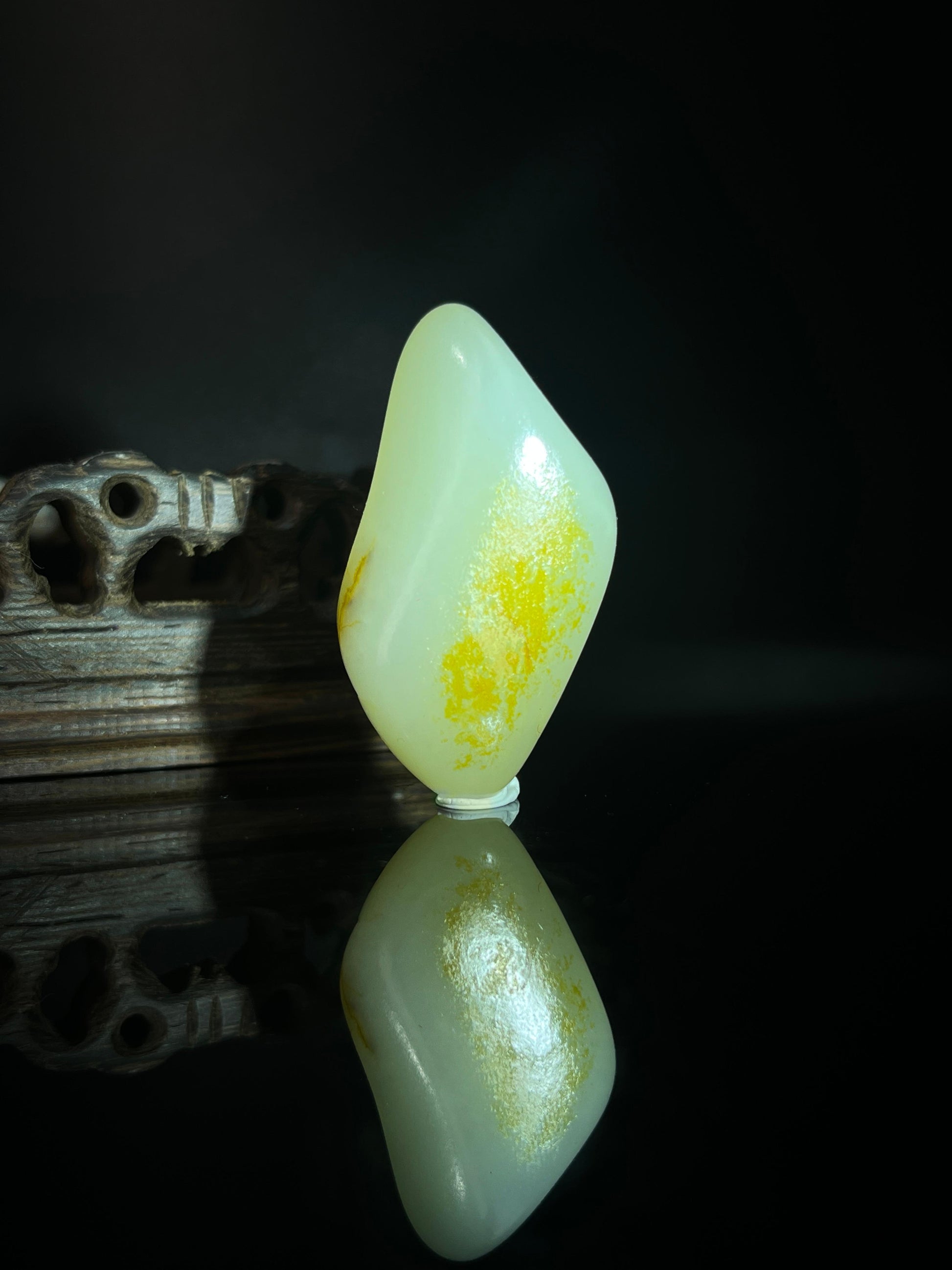 新疆和田玉籽料原石洒金皮挂件（yc236583）