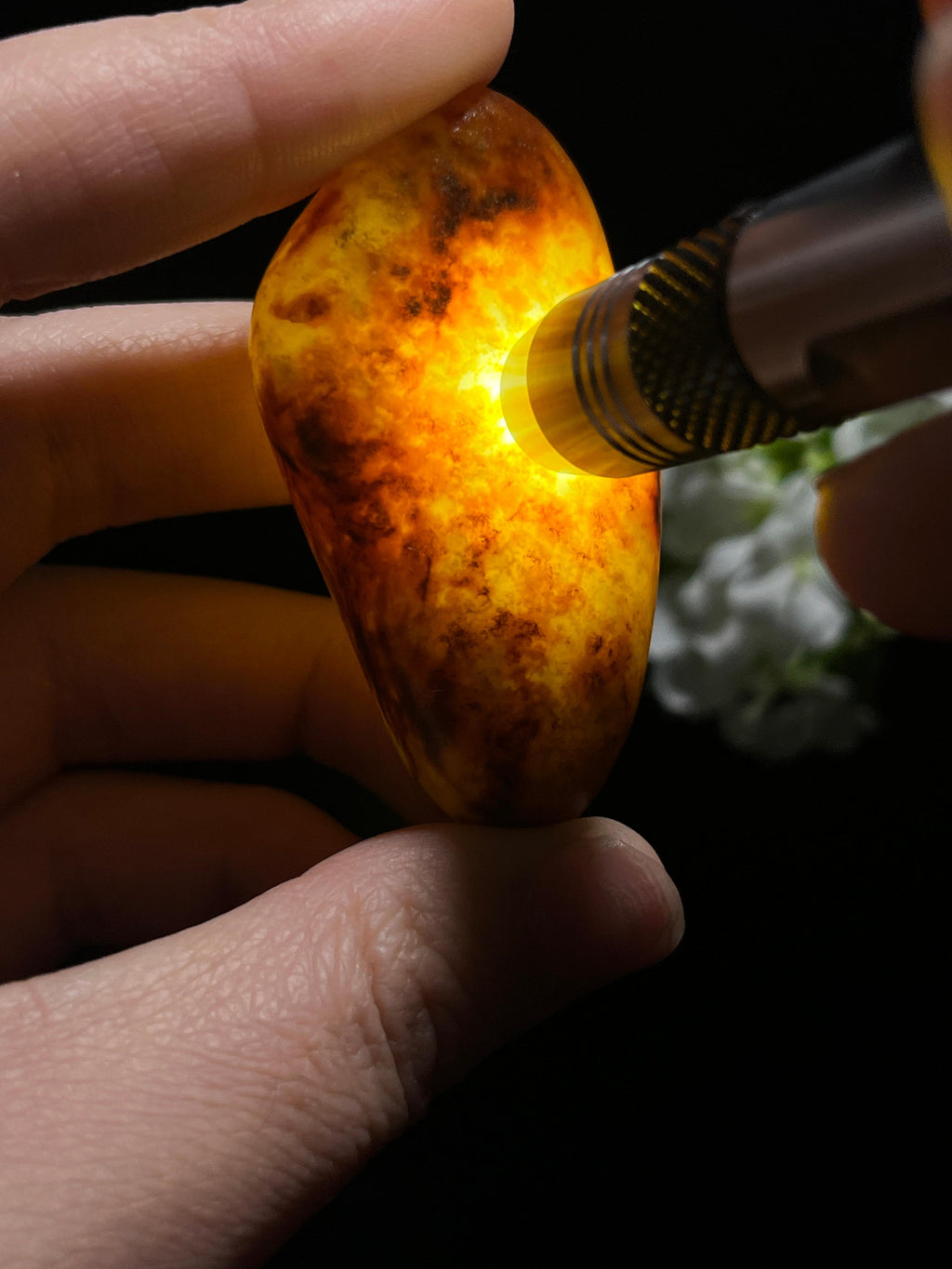 天然和田玉洒金皮“如丝如缕”籽料原石（yc259455）