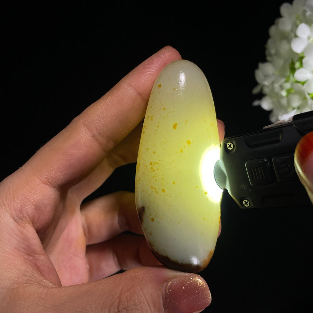 和田玉“秋林映月”白玉洒金黑红皮籽料（yc422691）