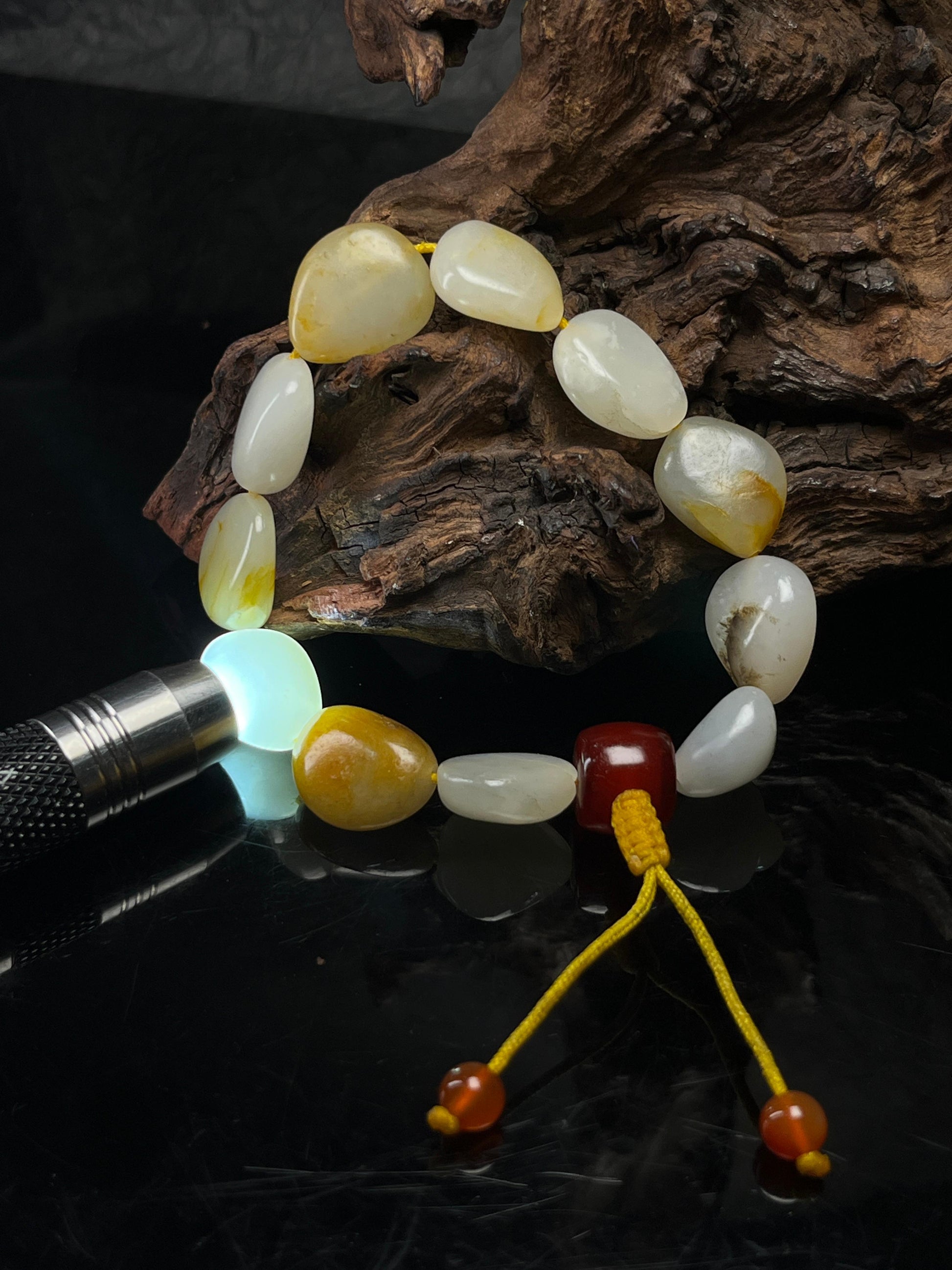 新疆和田玉天然籽料原石白玉洒金手串（yc232590）