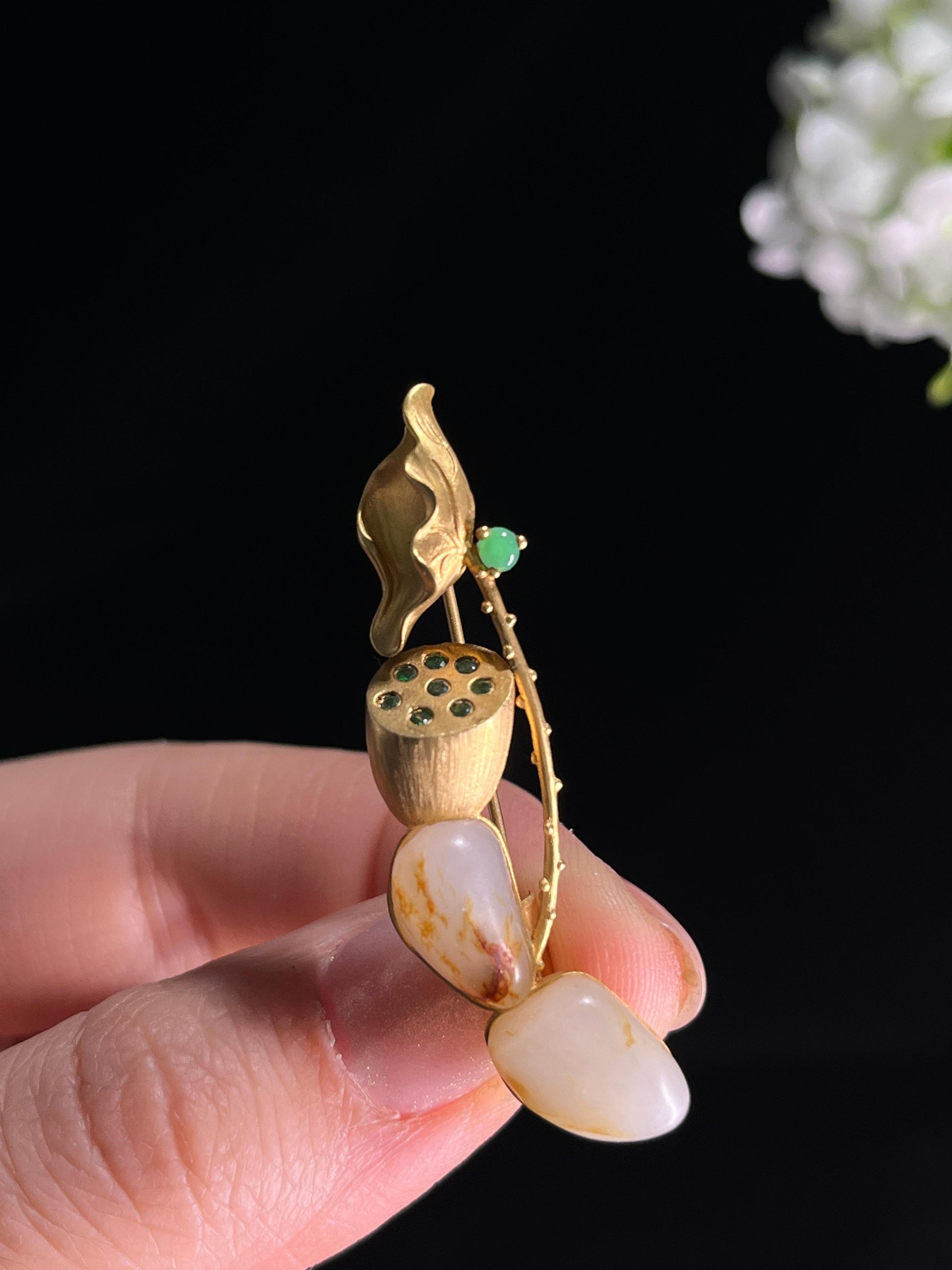 新疆天然和田玉籽料白玉18k金镶莲藕胸针（yc268261）