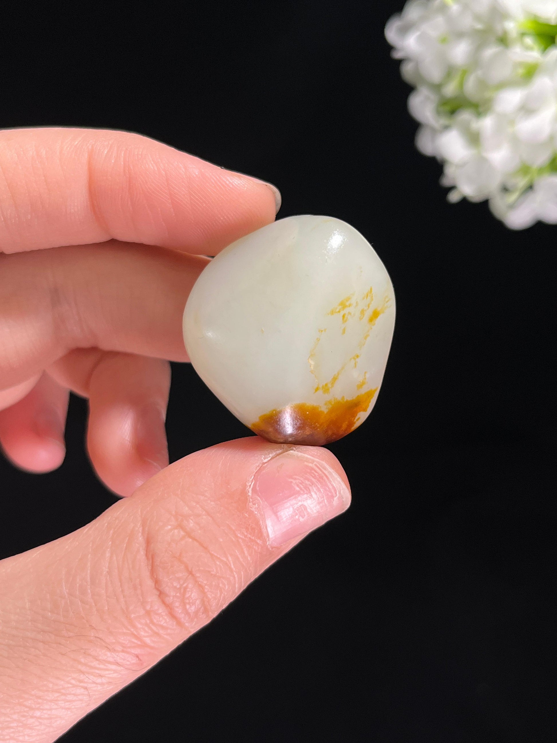 和田玉白玉“顶天立地”聚红皮籽料原石（yc258661）