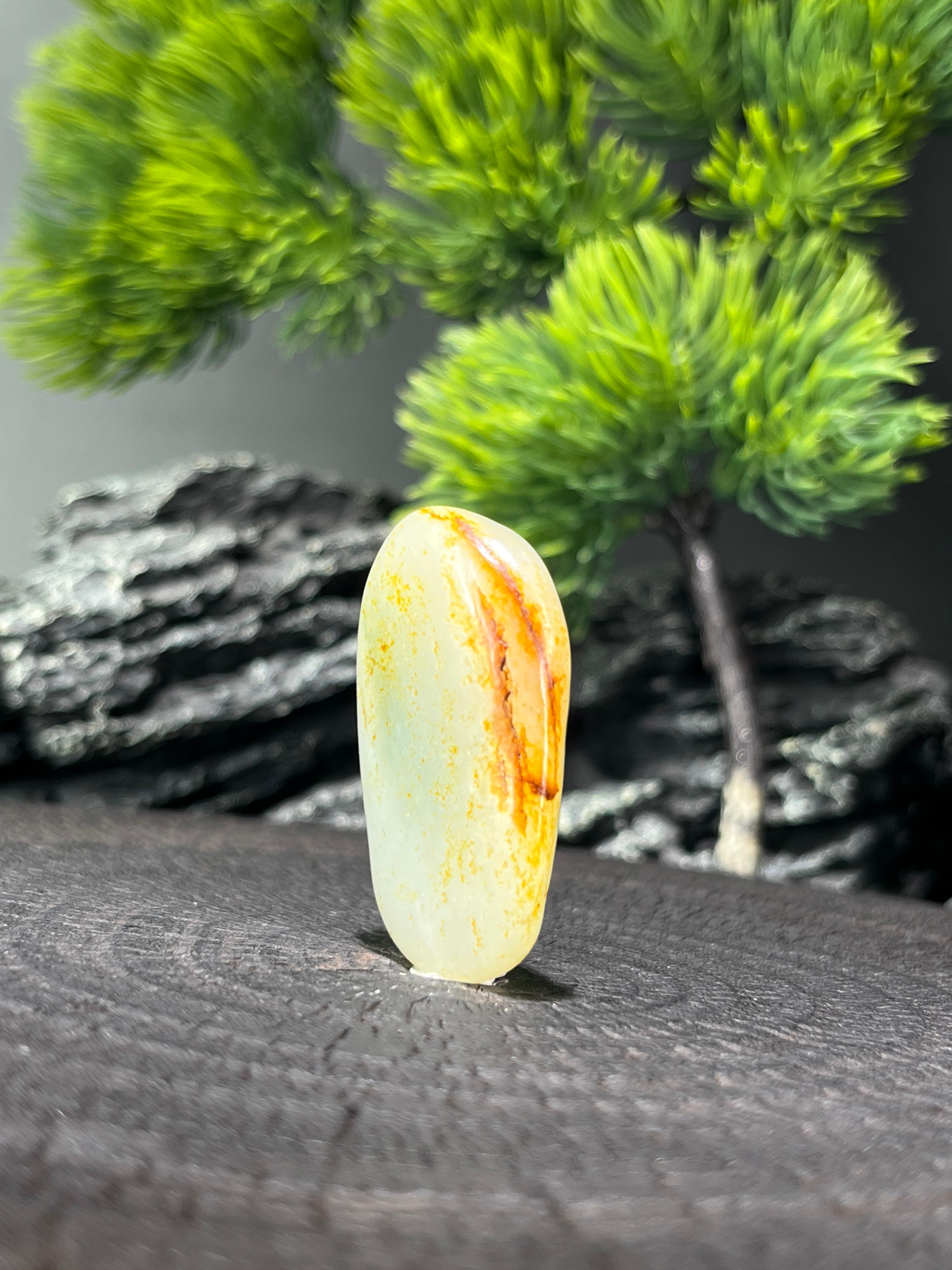 和田玉白玉带青花洒金皮籽料原石挂坠（yc224578） – 添福玉器