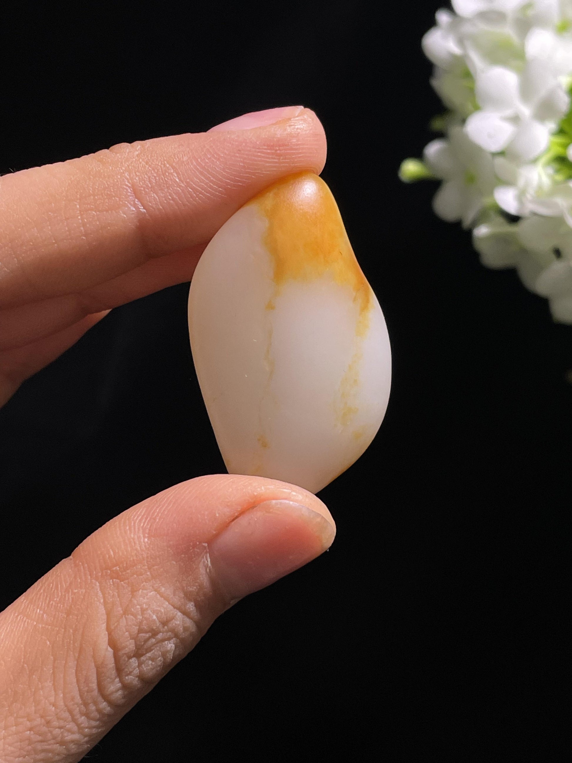 和田玉一级白玉洒金皮黄沁油皮籽料原石（yc260839）