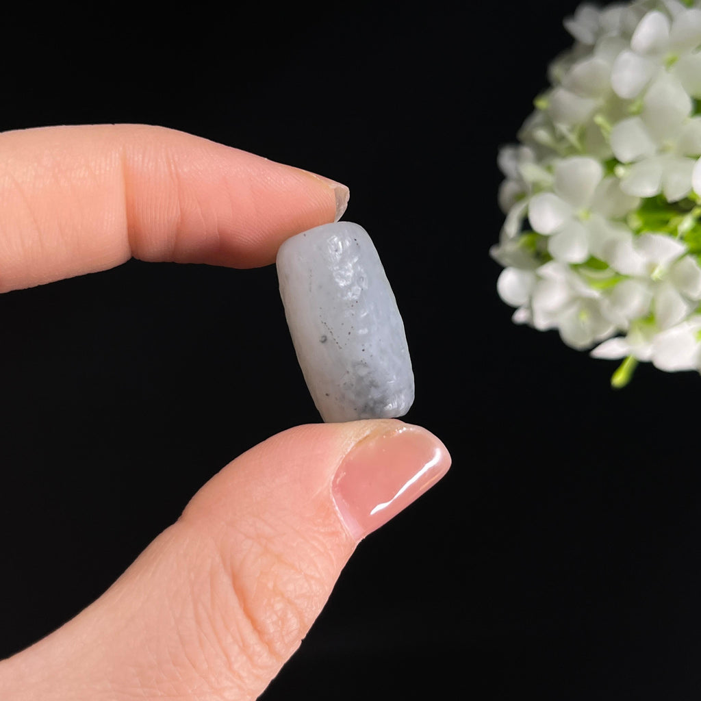 和田玉带墨青花料“路路通”籽料雕刻勒子挂件（yc284649）