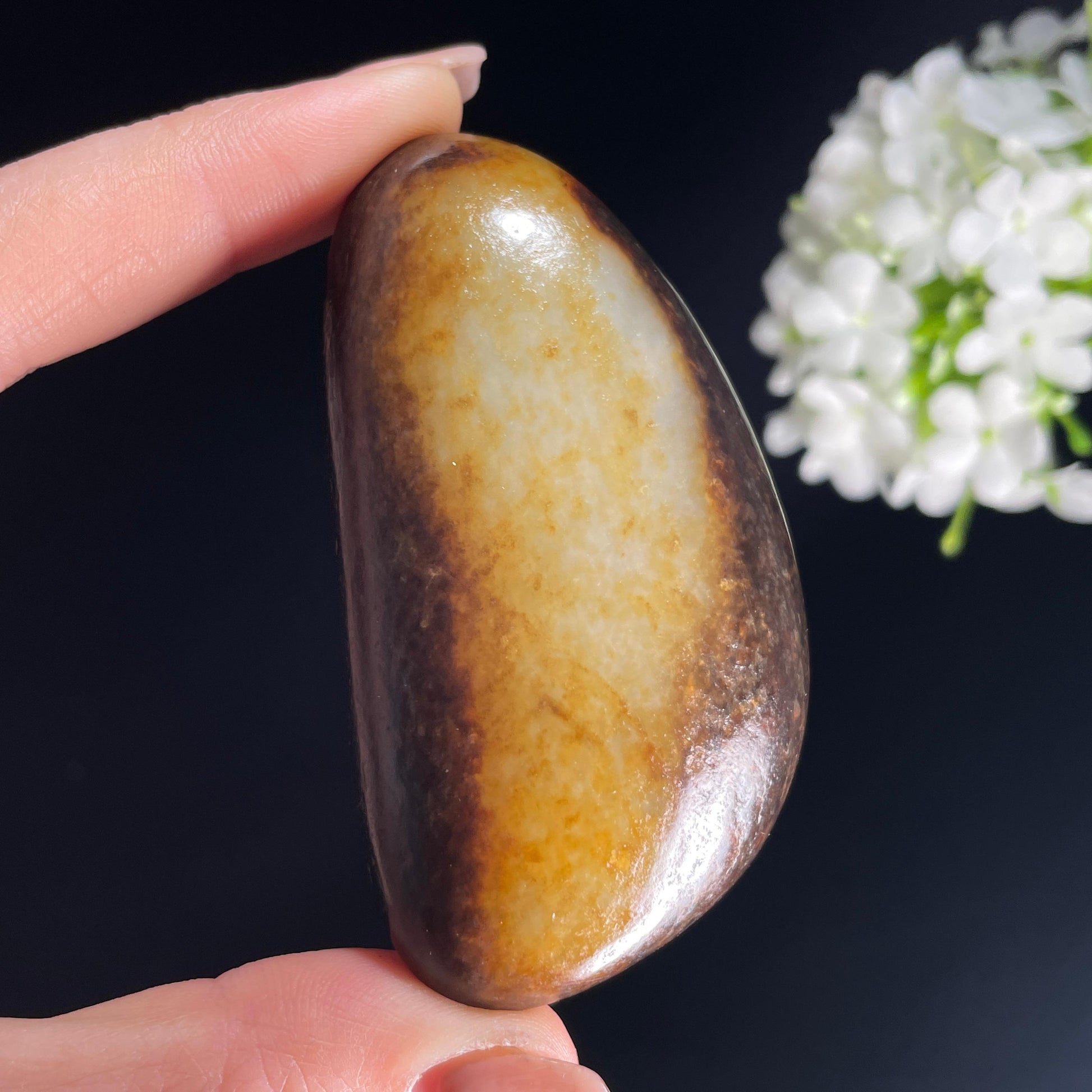 2026.4.9广告流，和田玉白玉“墨云抱月”聚黑皮籽料（yc386222）