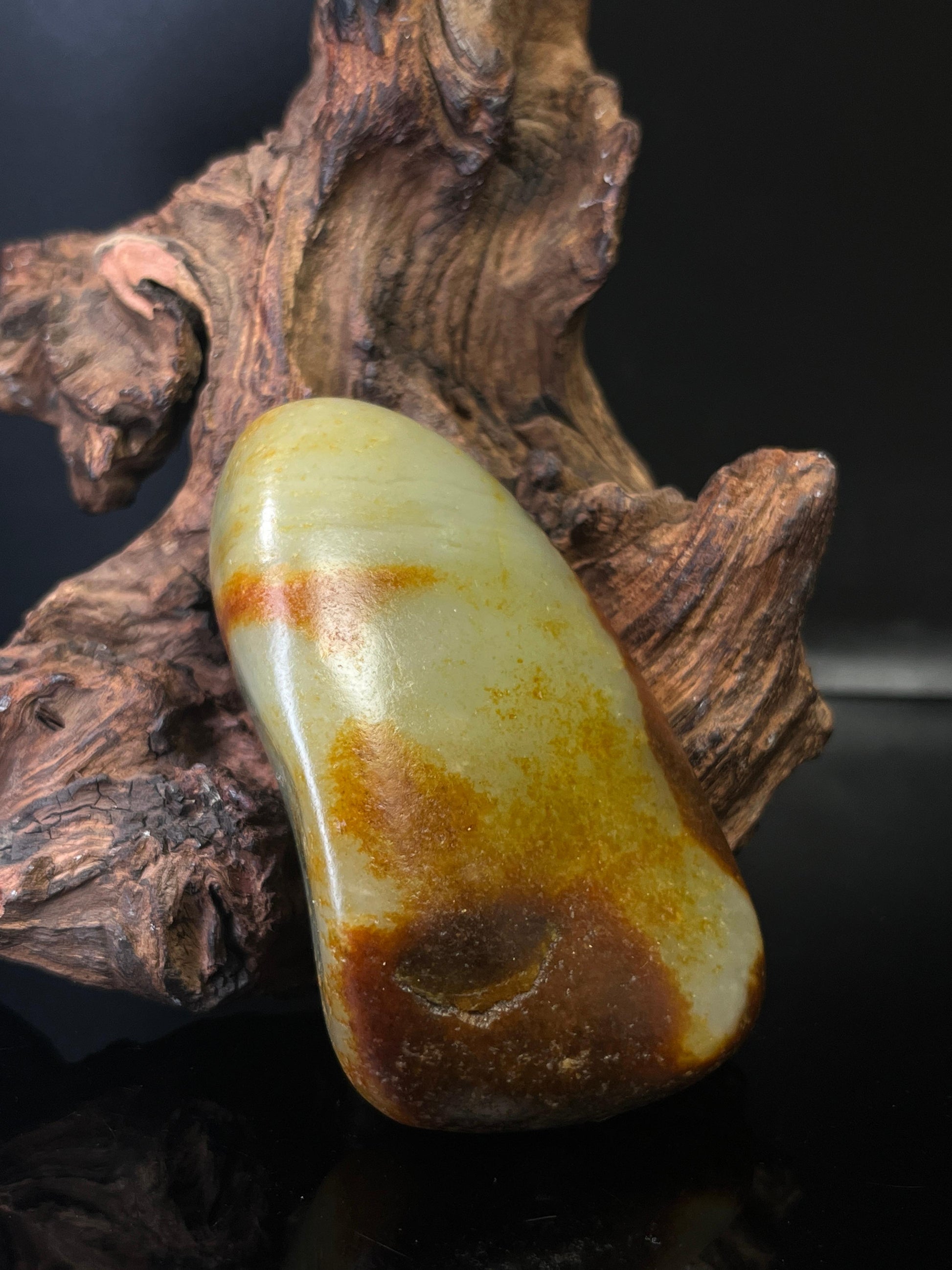 新疆和田玉籽料原石聚红皮手把件（yc236657）