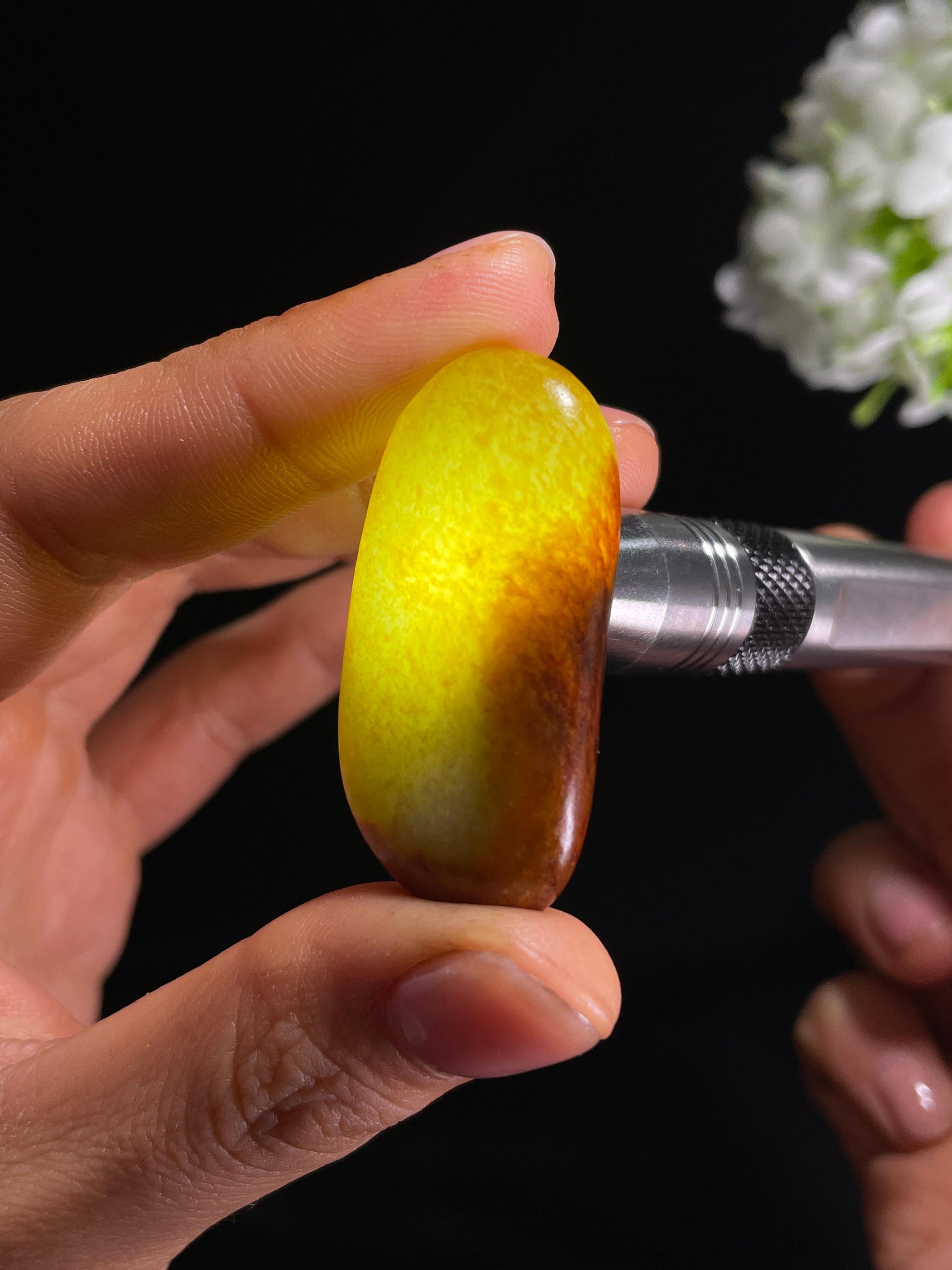 和田玉青白种洒金聚红籽料原石（yc265222）