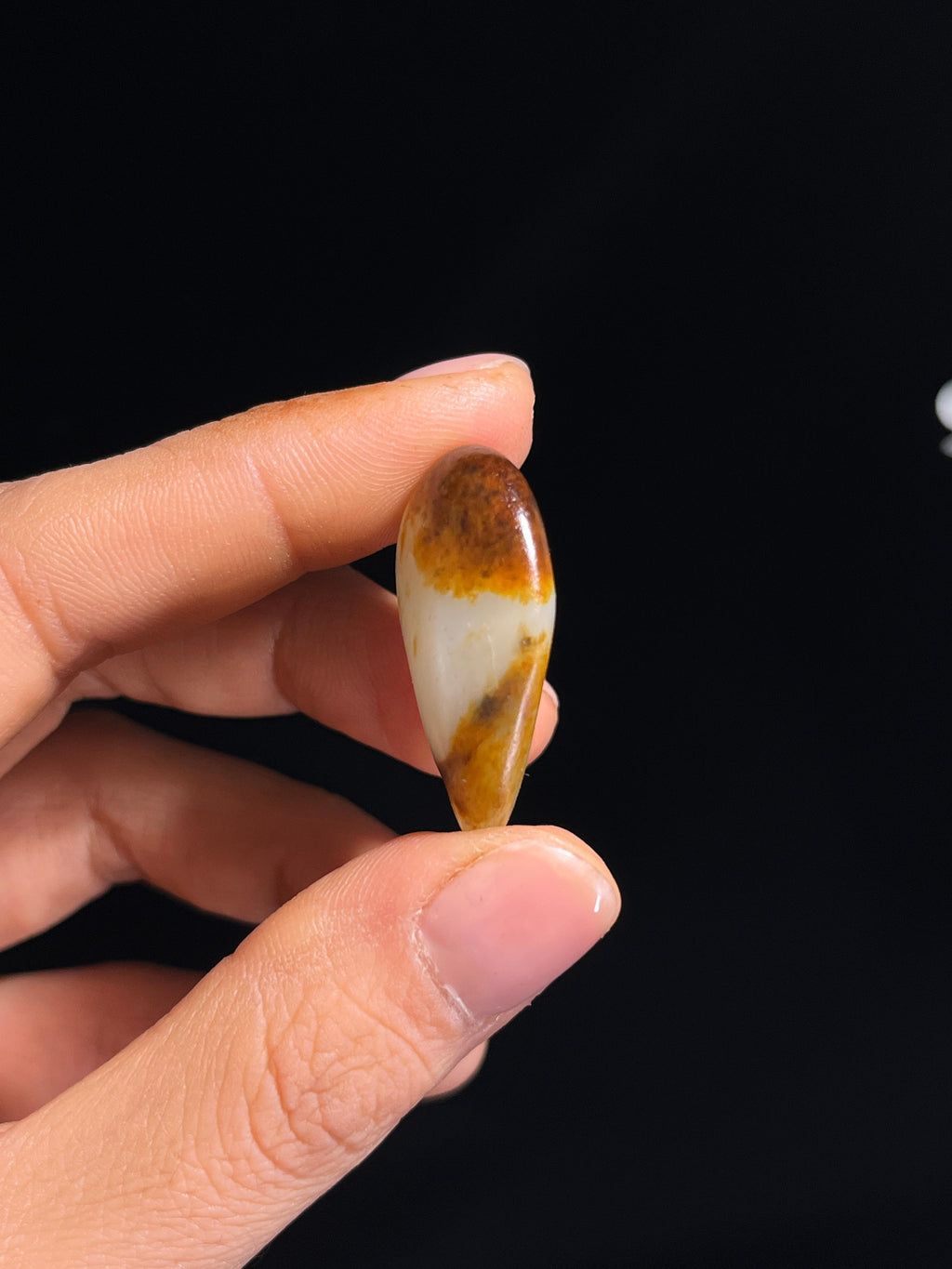 新疆天然和田玉白玉籽料原石挂件（yc263895）