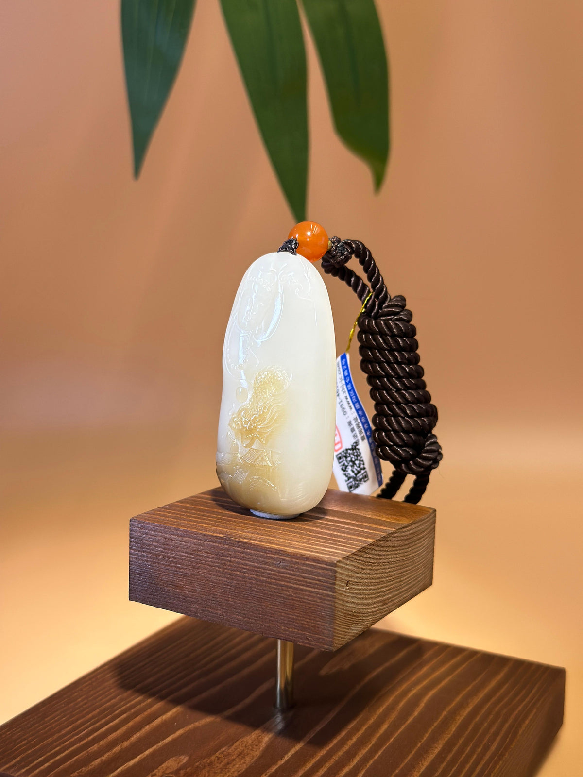 和田玉.糖白料俏色巧雕吊坠（yc772380）