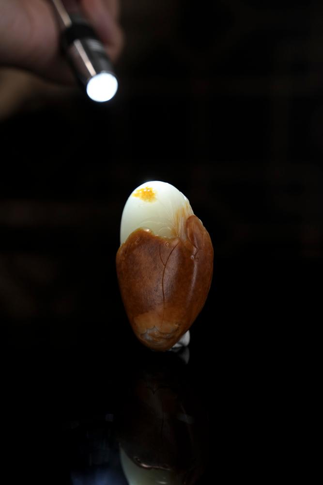 新疆和田玉天然籽料红皮白肉挂件（yc232314）