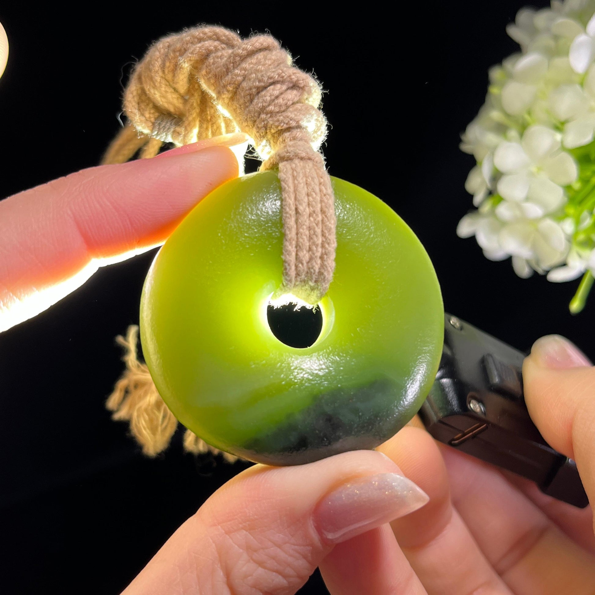 新疆天然和田玉“青瑶呈瑞”沙枣青平安扣（yc353019）