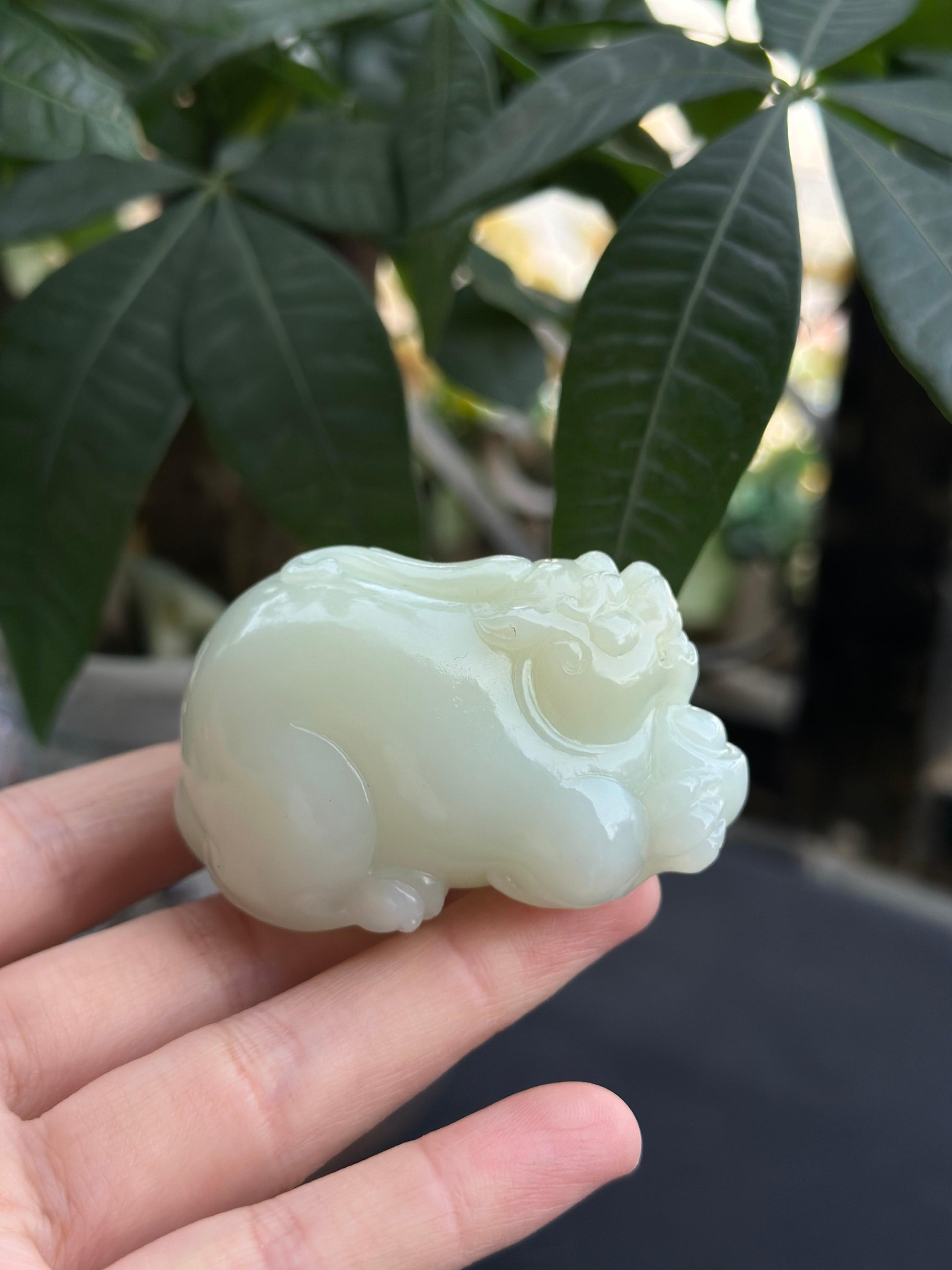 和田玉糖白送财貔貅手把件（yc704467）