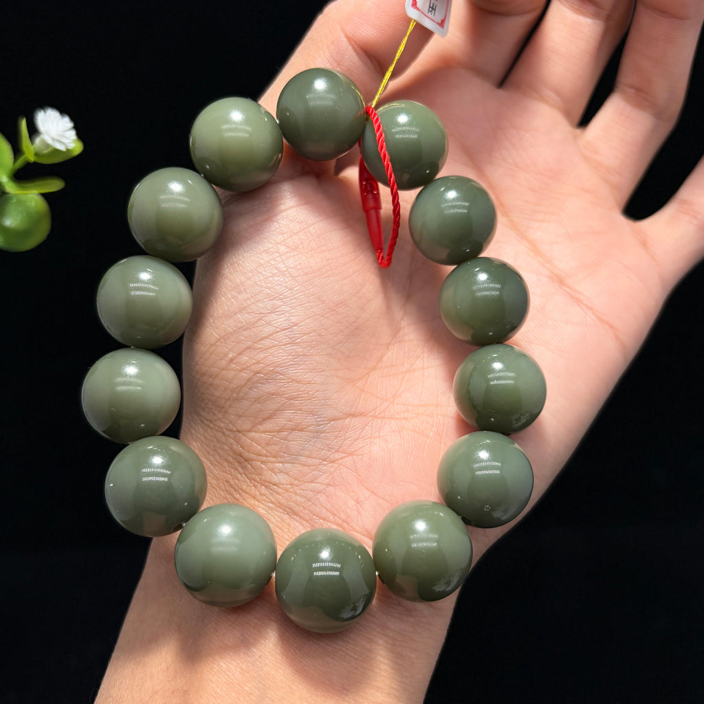精品和田玉沙枣青大手串（yc782396）