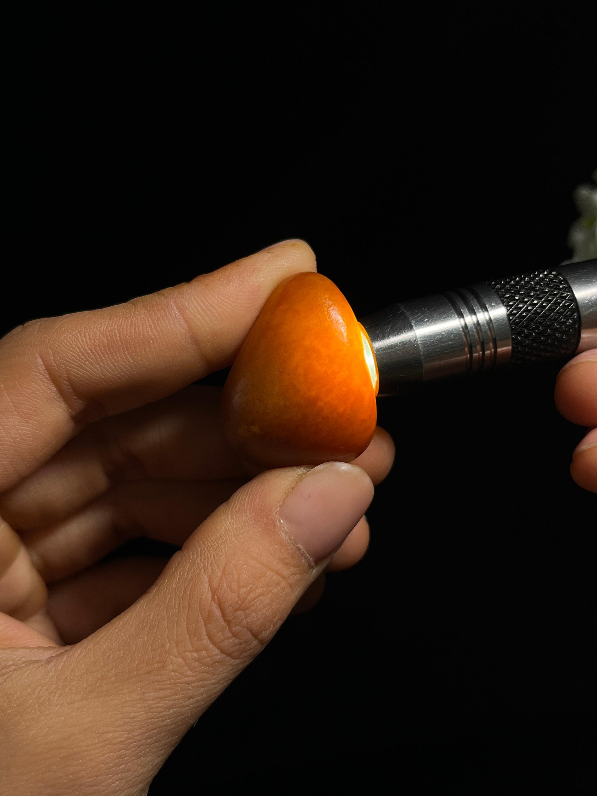 新疆天然和田玉黄沁籽料原石挂件（yc263891）