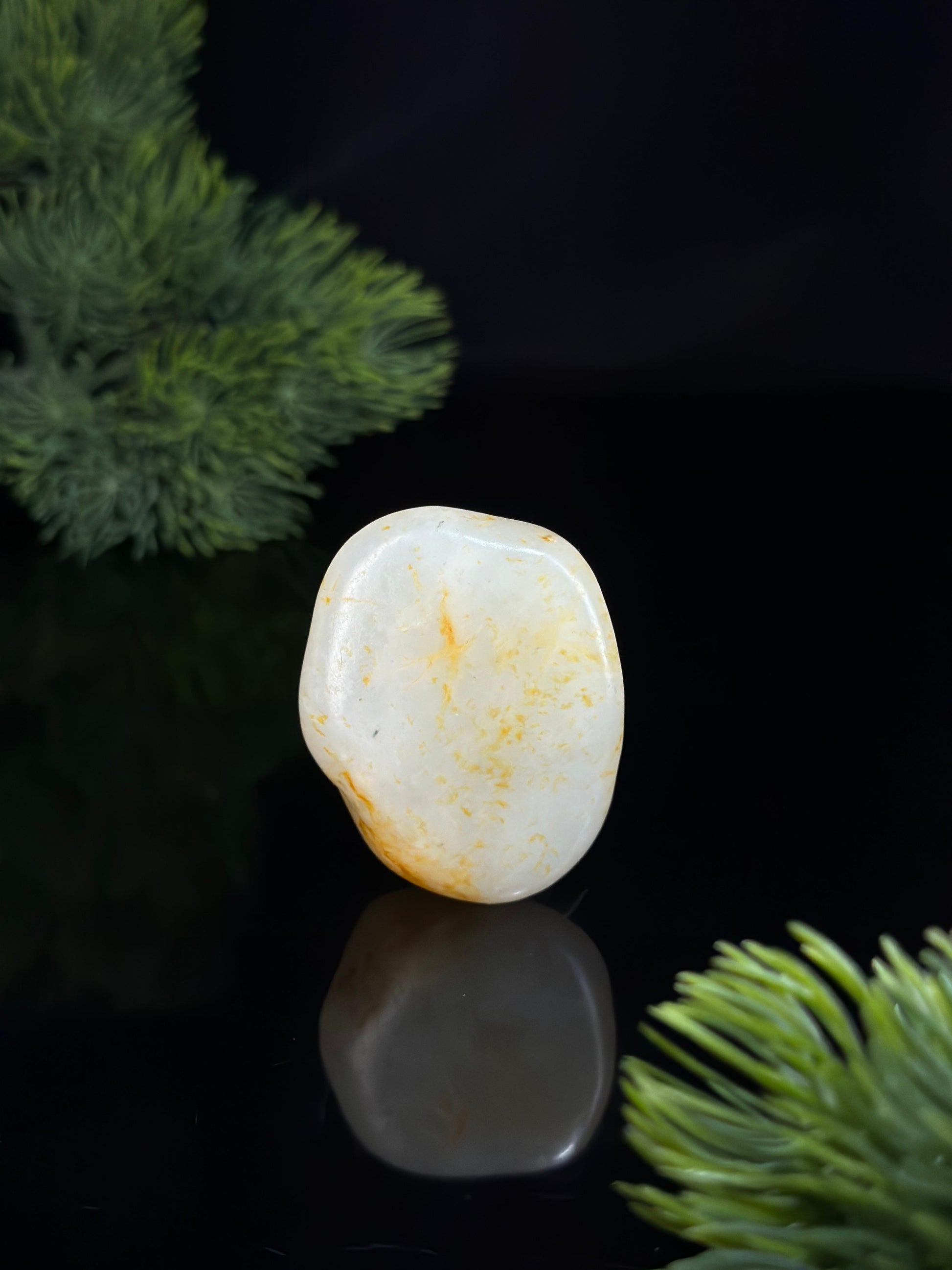 新疆和田玉白玉洒金皮籽料挂件（yc479057）