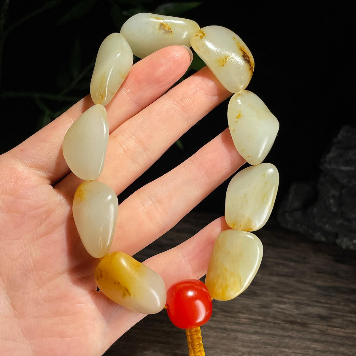 新疆和田玉白玉洒金皮原籽手串（9颗）（yc719578）