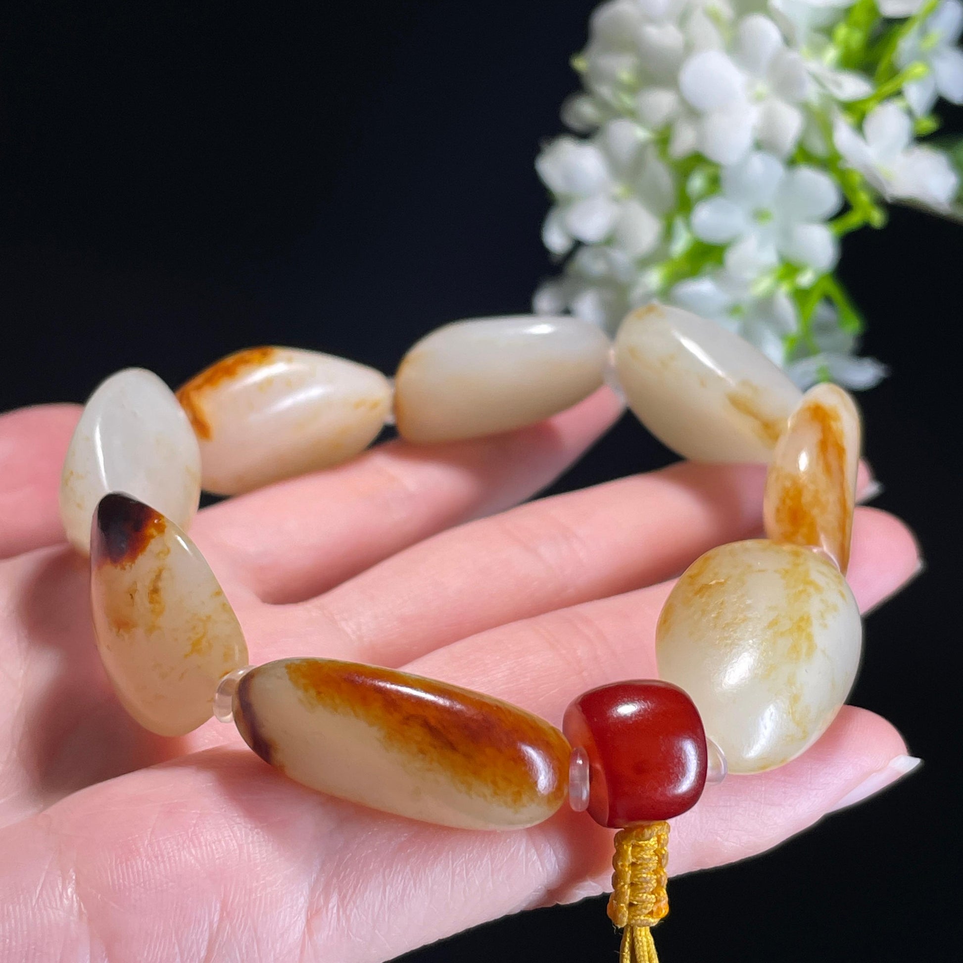 和田玉白玉洒金皮聚红皮籽料原籽手串（yc338006）