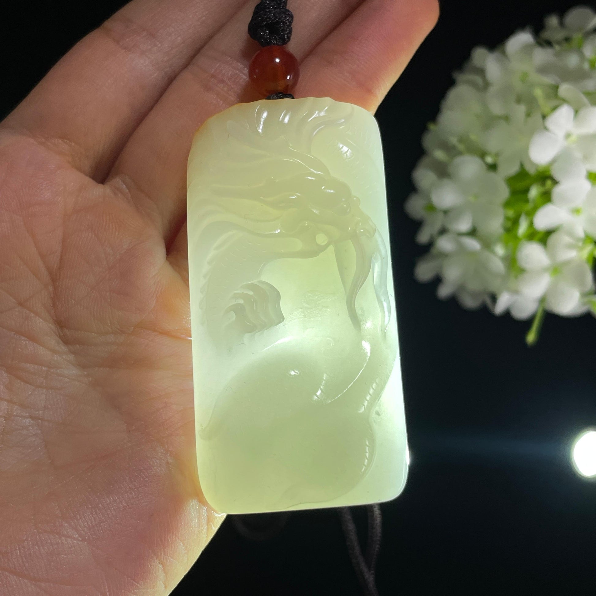 和田玉白玉红皮籽料龙牌挂件（yc384175）