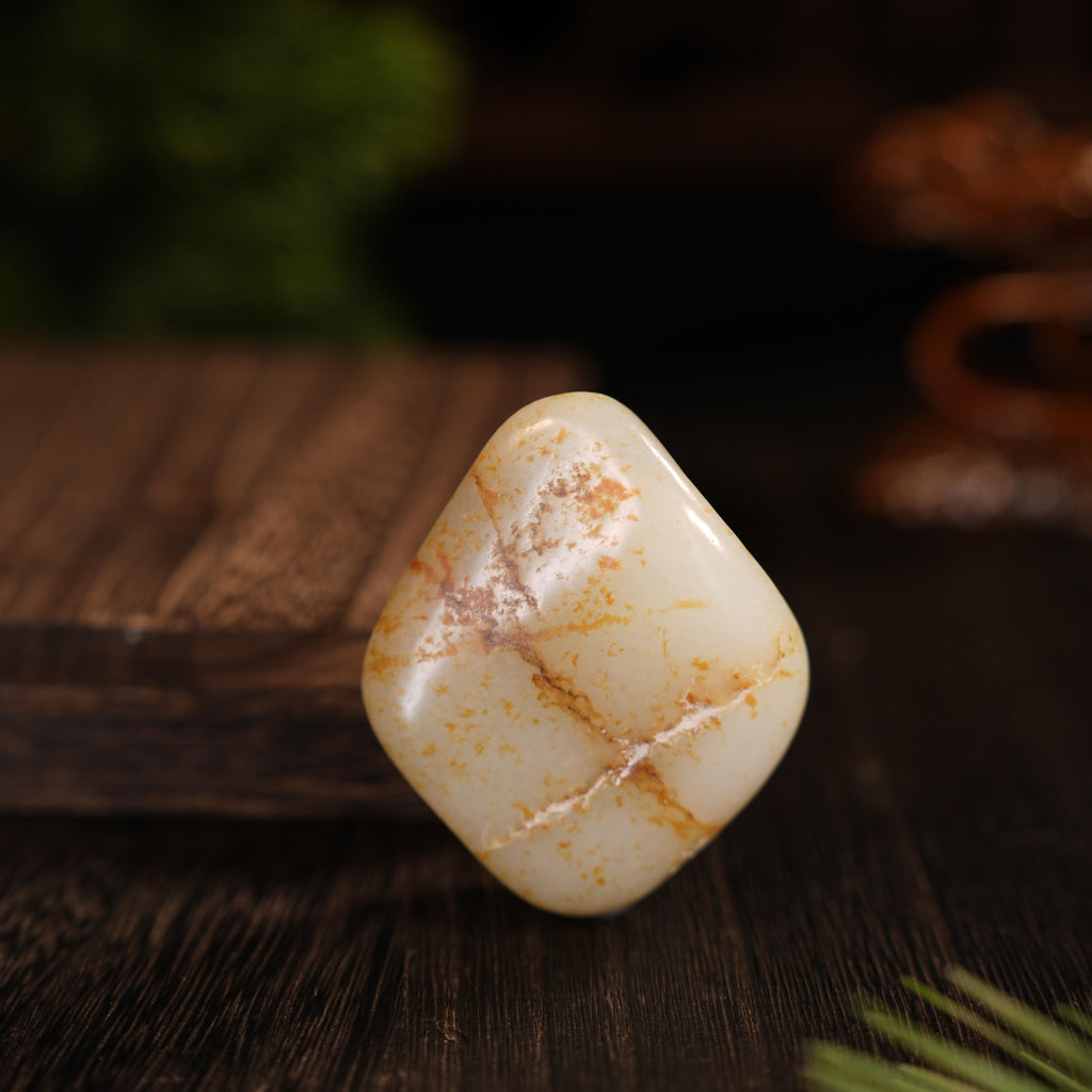 新疆和田玉“雪原碎砂”白玉洒金皮籽料（yc456764）