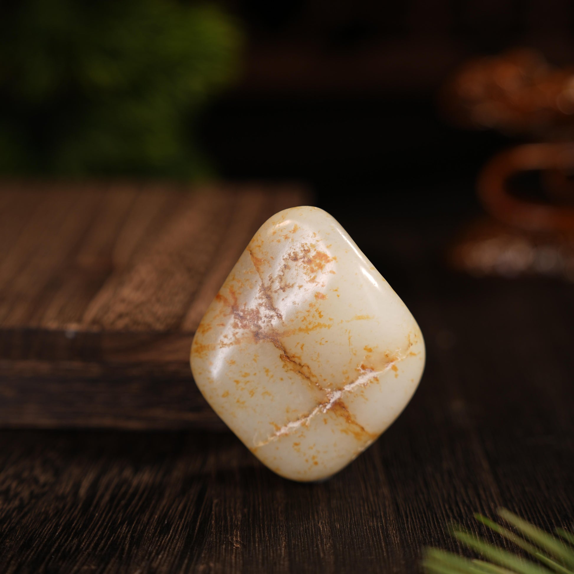 新疆和田玉“雪原碎砂”白玉洒金皮籽料（yc456764）