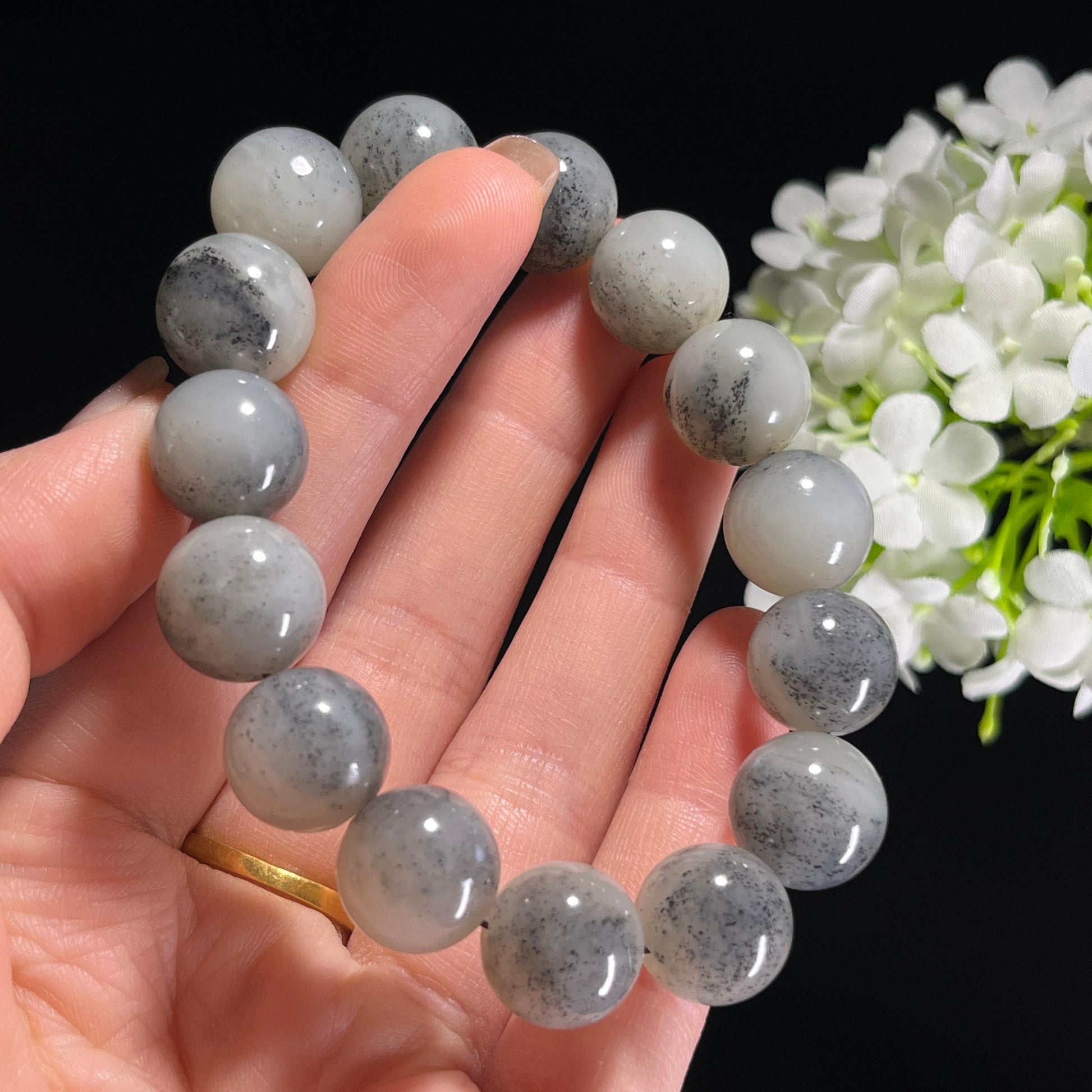 新疆天然和田玉“素雪轻烟”青花籽料手串（yc307011）