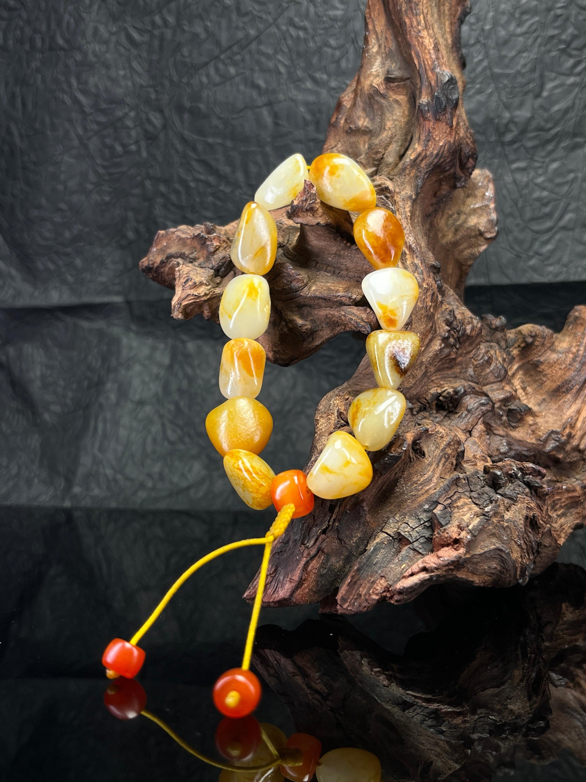 新疆和田玉天然籽料原石黄沁手串原籽原皮（yc232503）