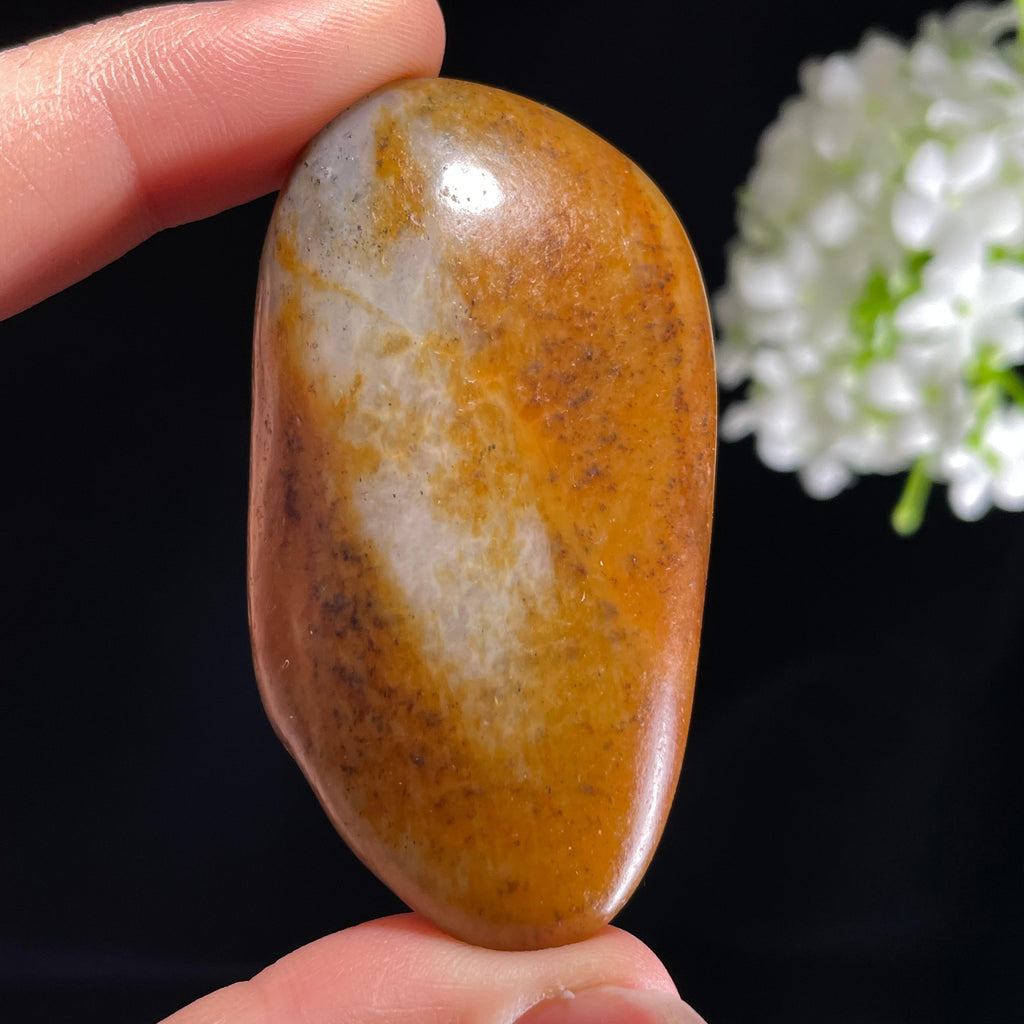 和田玉“暖石含霜”青白玉聚红皮籽料（yc420568）