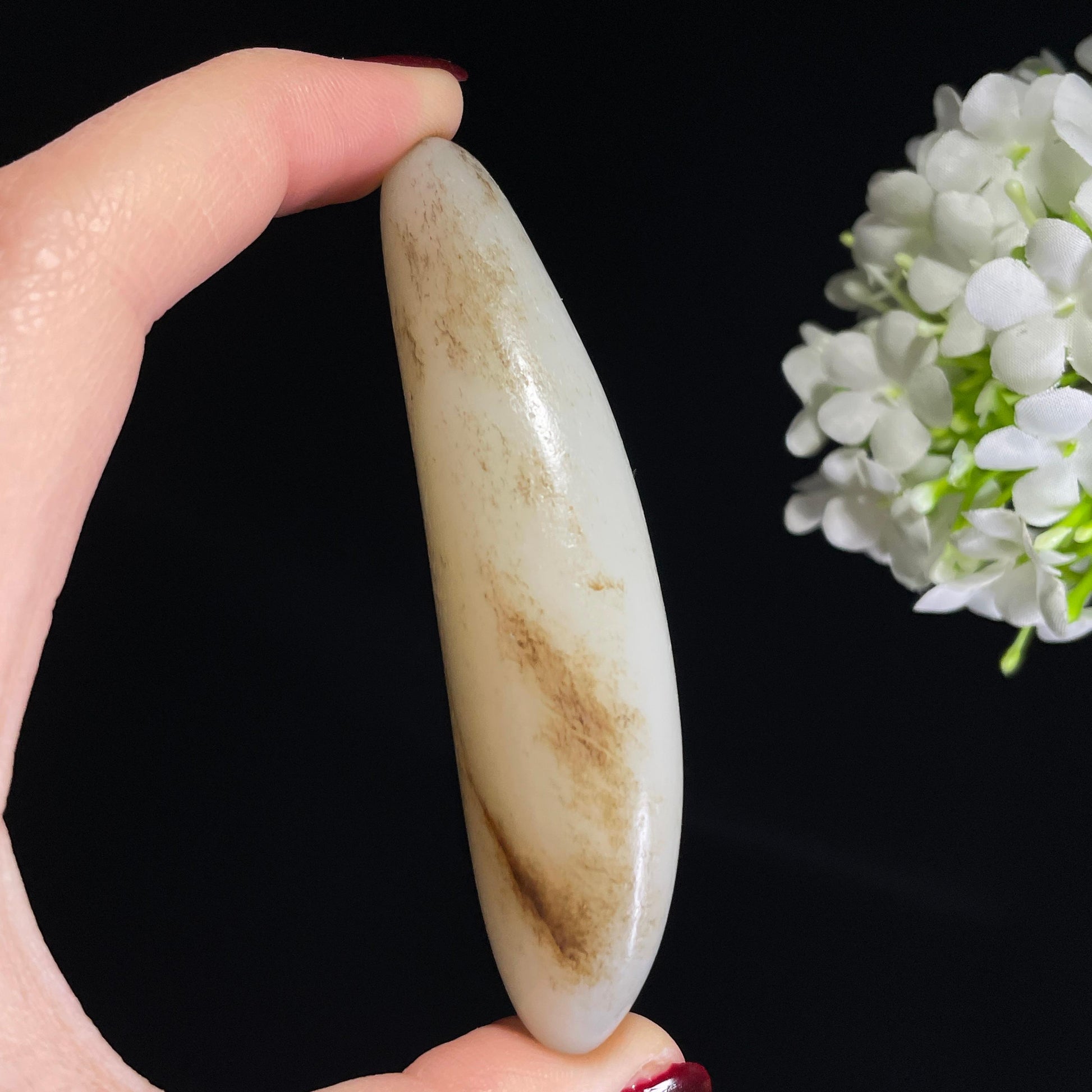 和田玉一级白“雪笺墨痕”秋梨皮籽料（yc335581）