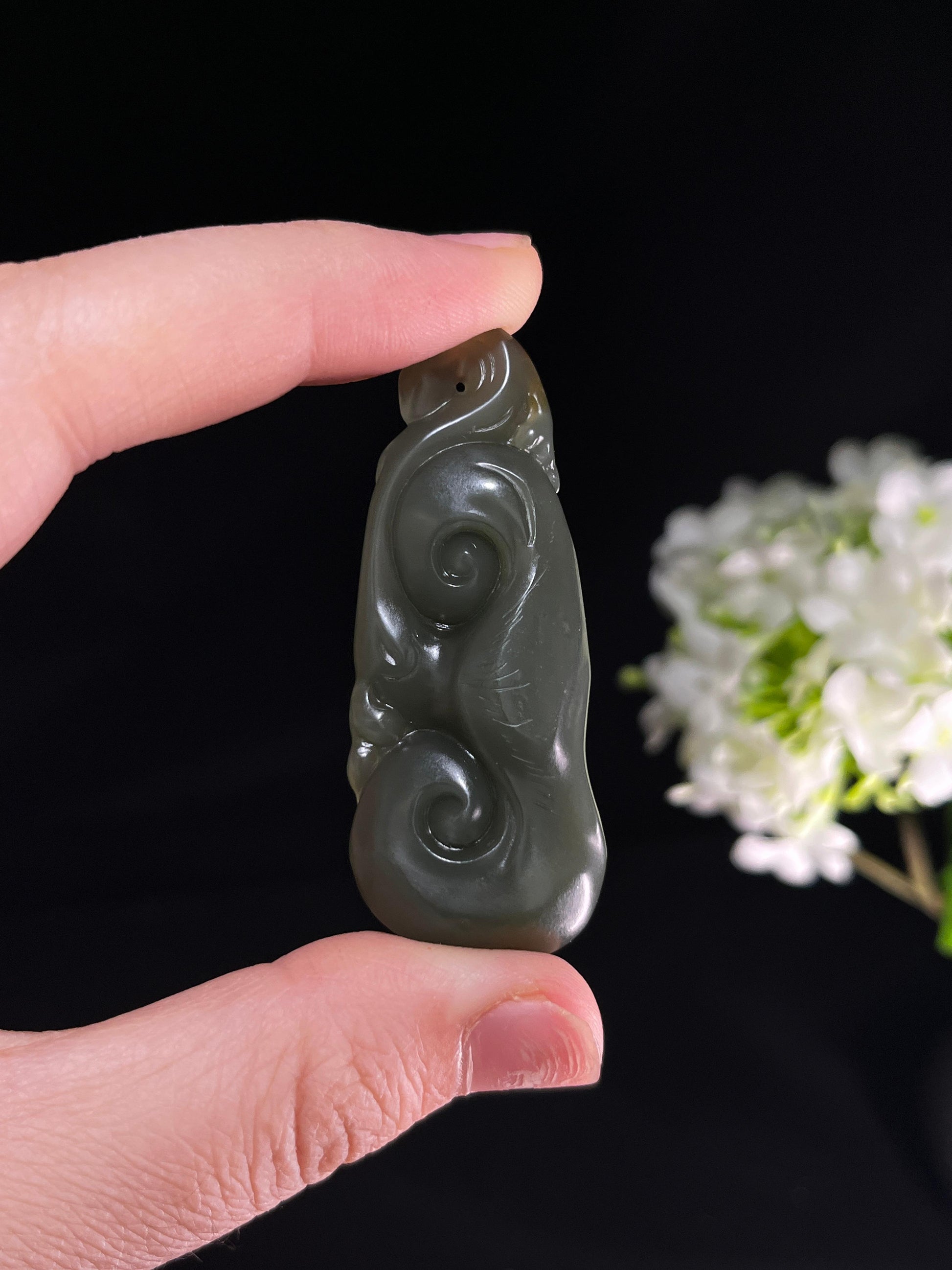 和田玉青玉雕刻挂件（yc251752）