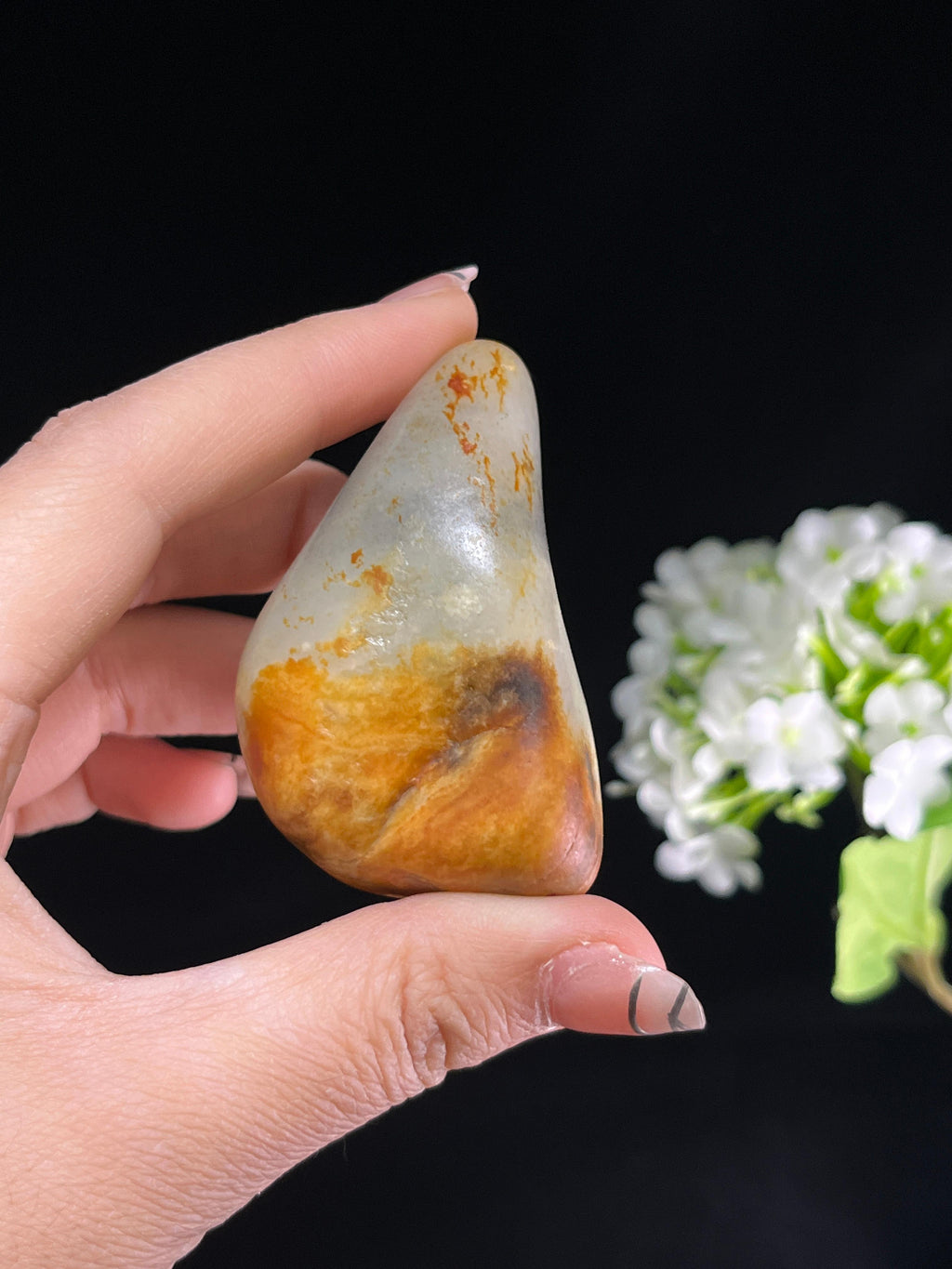 新疆和田玉青花白玉红沁皮籽料原石摆件（yc250458）