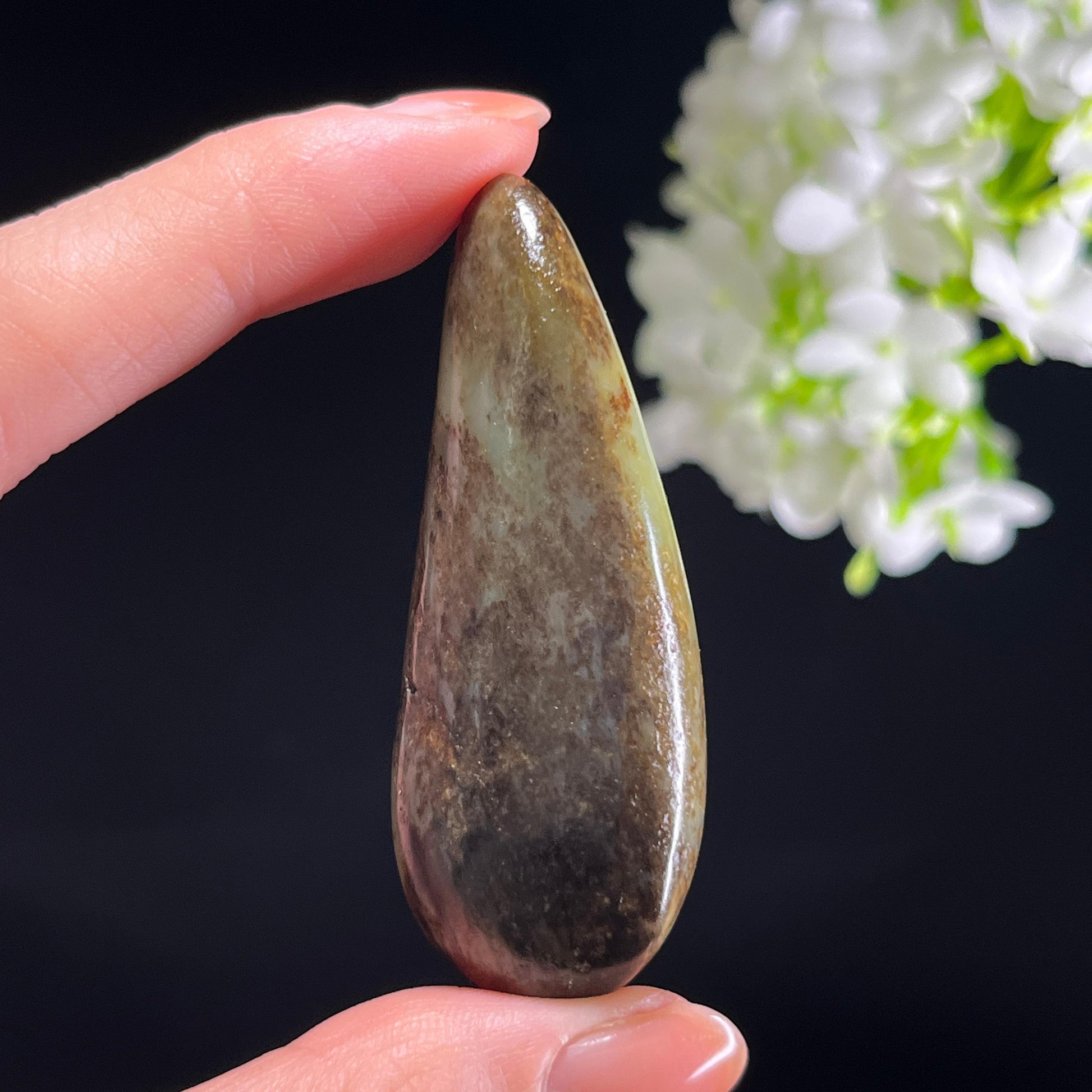 和田玉青白玉“墨滴青瑶”秋梨皮黑油皮籽料（yc345874）