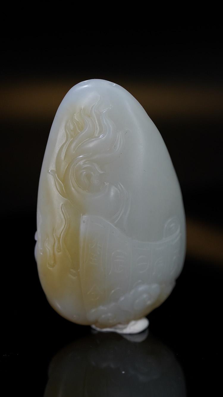 新疆和田玉籽料糖白“招财纳福”特色雕刻挂件（yc248585）