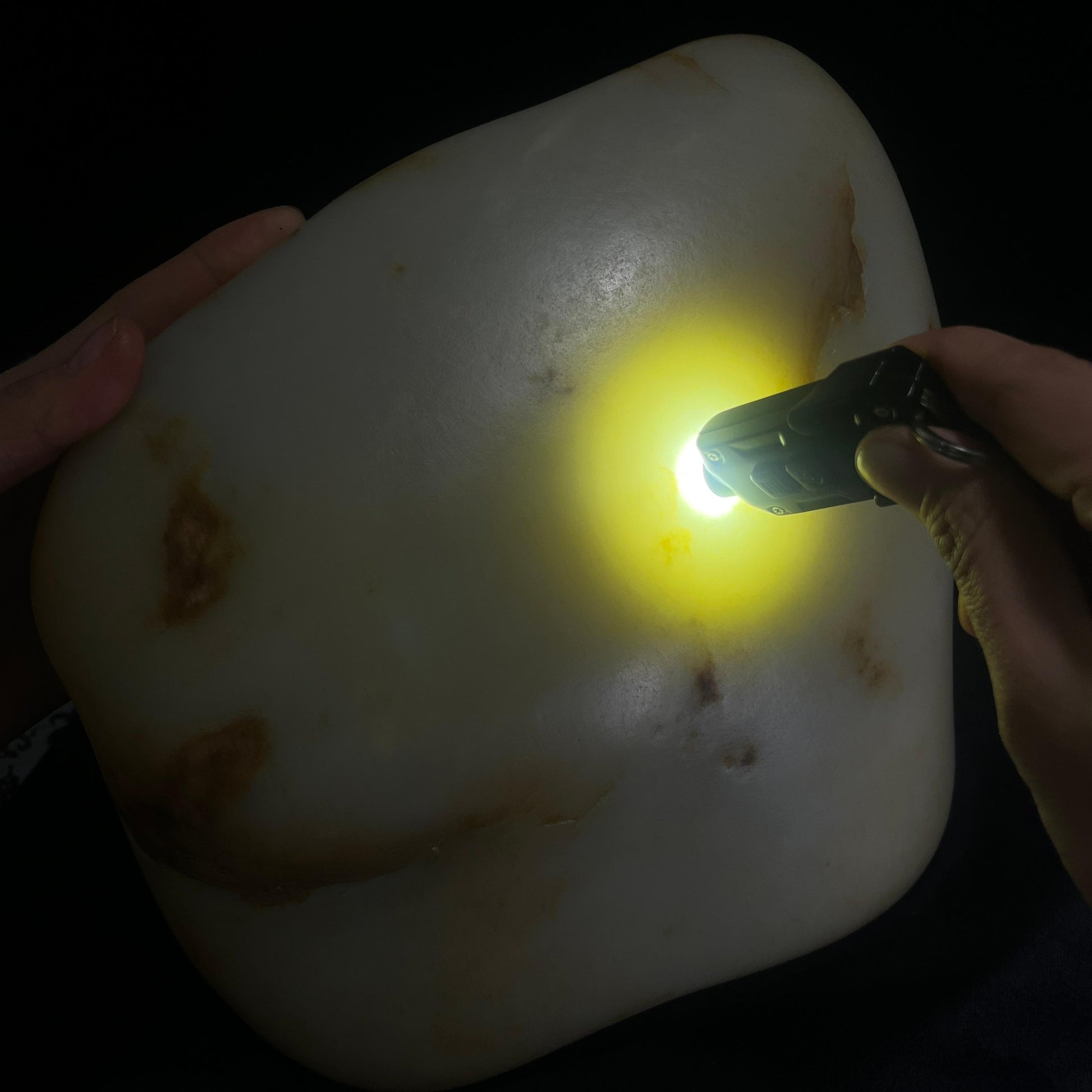 和田玉白玉“天山玉镜”洒金皮秋梨皮籽料（yc344250）