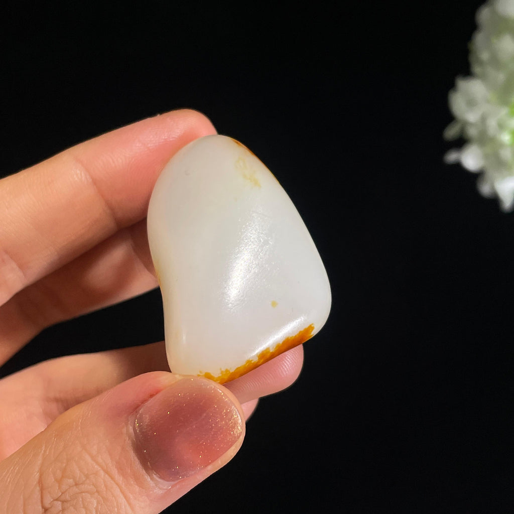 和田玉“枫尖点雪”羊脂白玉聚红皮籽料（yc422796）