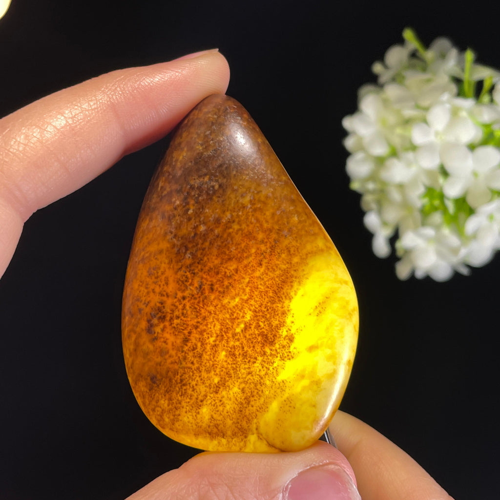 新疆和田玉“秋幔覆霜”白玉秋梨皮籽料（yc440861）