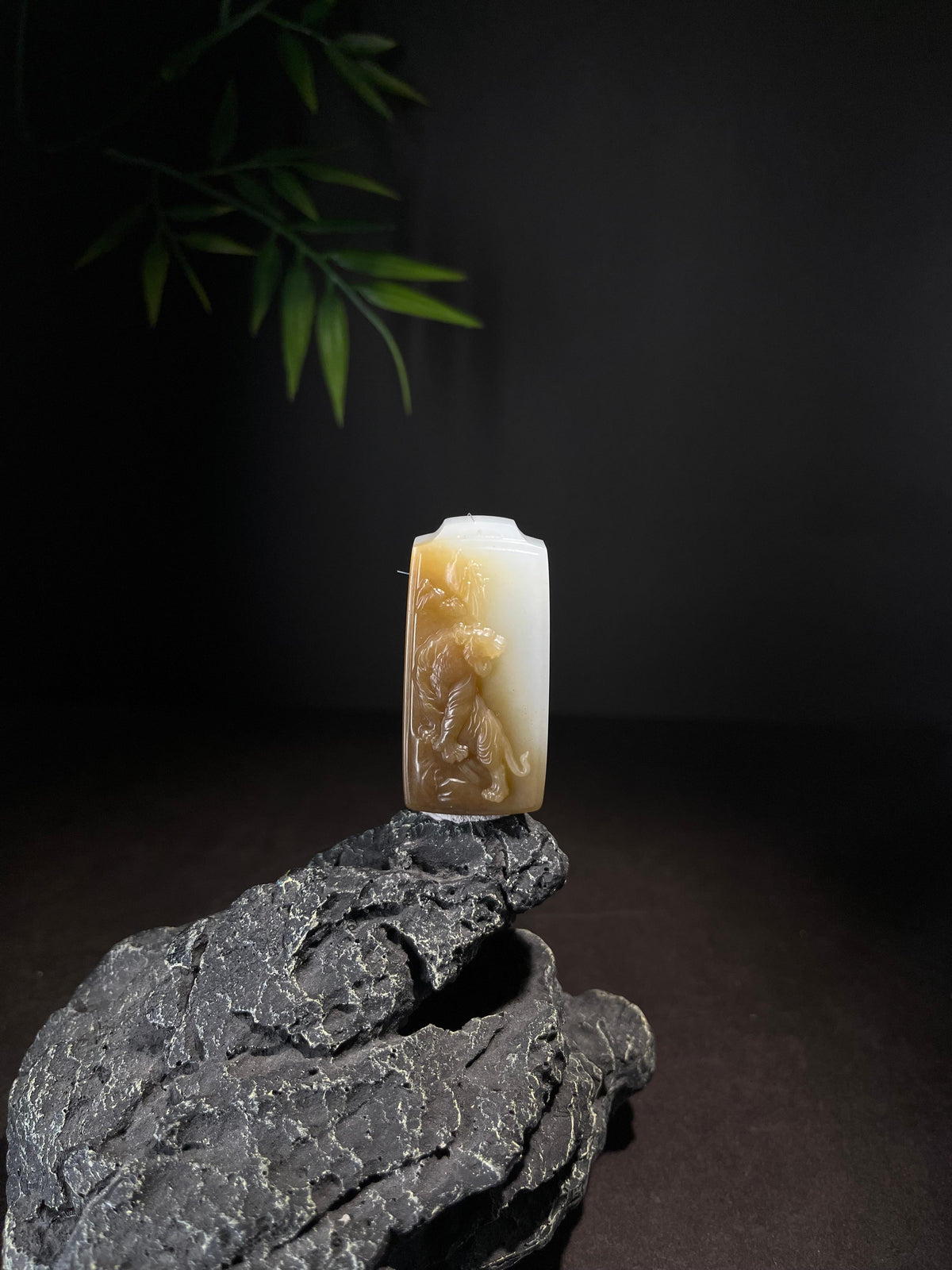 和田玉糖白上山虎挂件（yc733273）