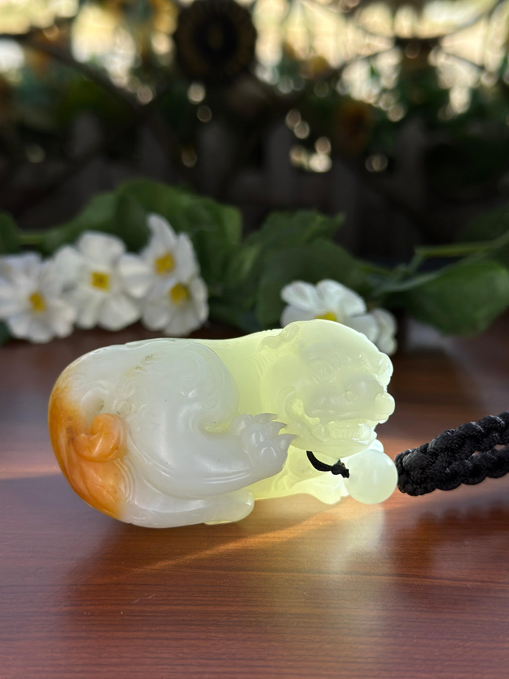 新疆和田玉珍品红皮籽料瑞兽唐狮手把件（yc710384）