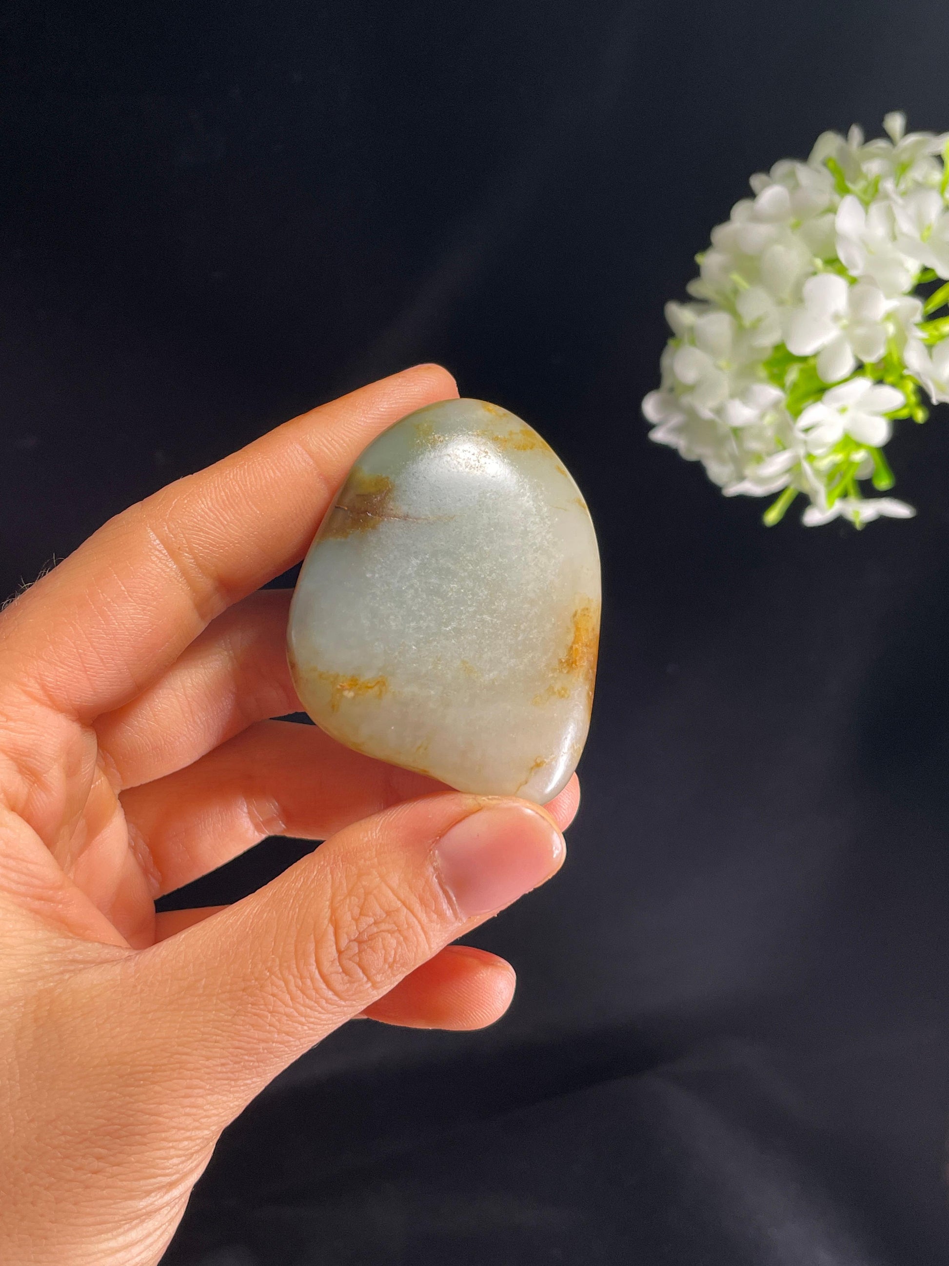 和田玉白玉带翠青聚红皮籽料原石（yc264634）