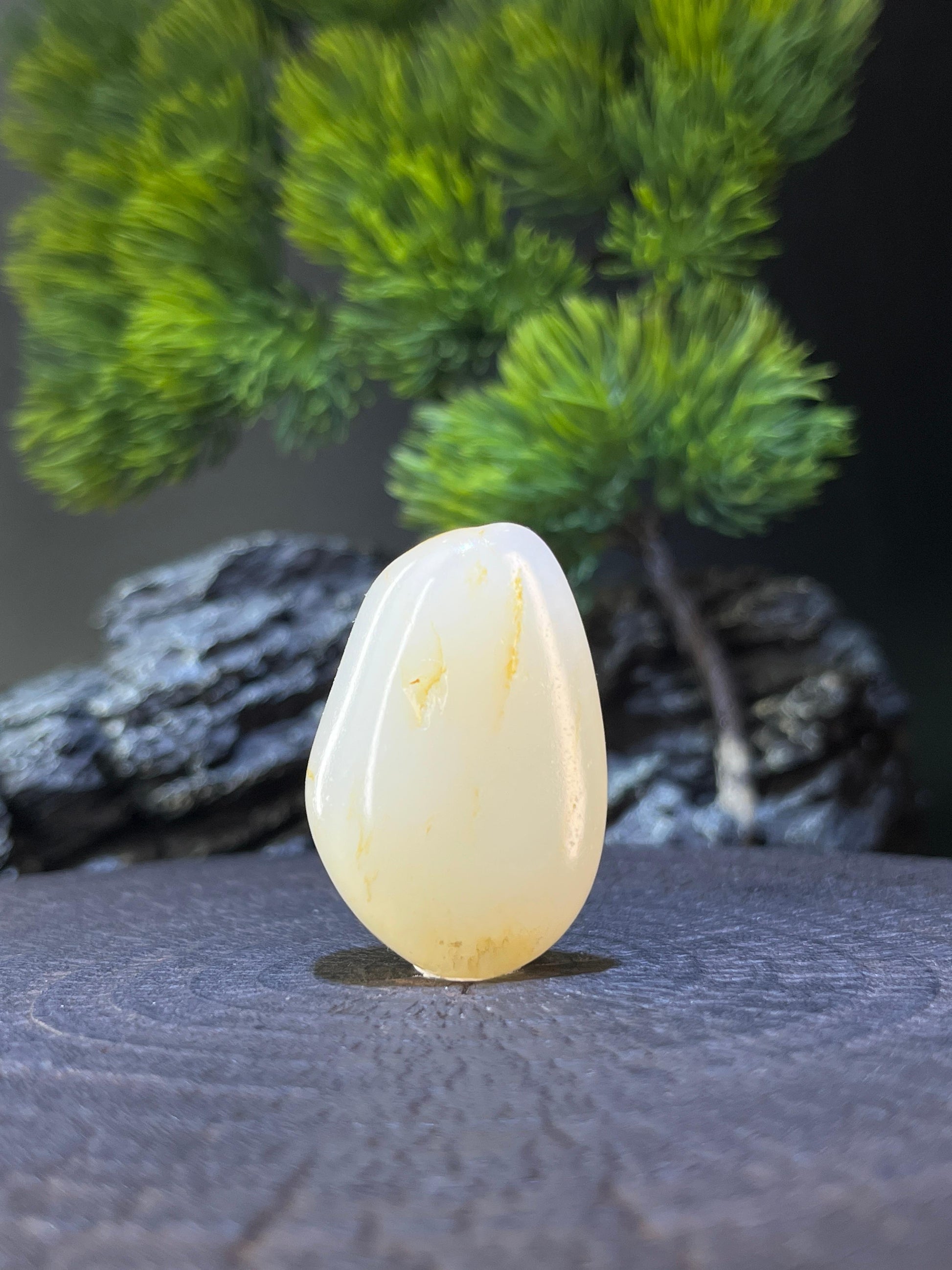 新疆和田玉洒金皮随形吊坠（yc228126）