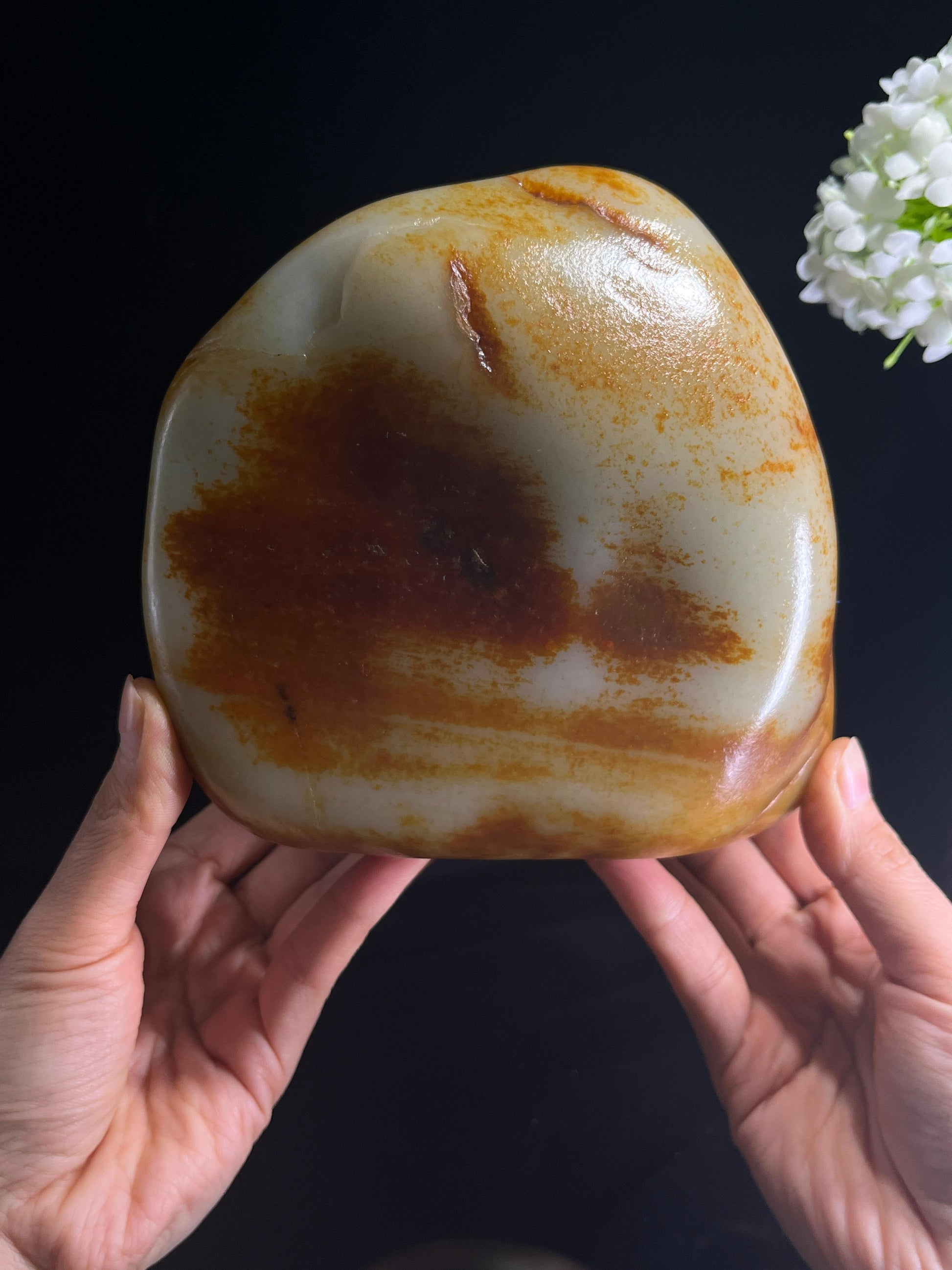 和田玉意境洒红油皮籽料原石（yc275369）